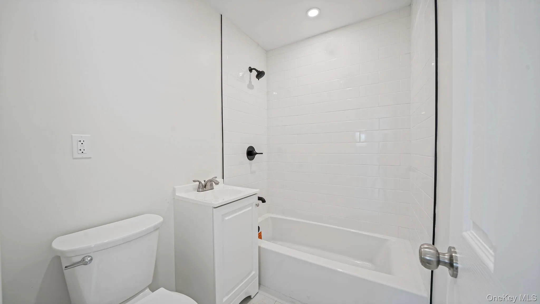 340 Indiana Avenue, Babylon, NY, 3 Bedrooms Bedrooms, 6 Rooms Rooms,2 BathroomsBathrooms,Residential,For Rent,Indiana,0,1063846 340 Indiana Avenue, Babylon, NY, 3 Bedrooms Bedrooms, 6 Rooms Rooms,2 BathroomsBathrooms,Residential,For Rent,Indiana,0,1063846