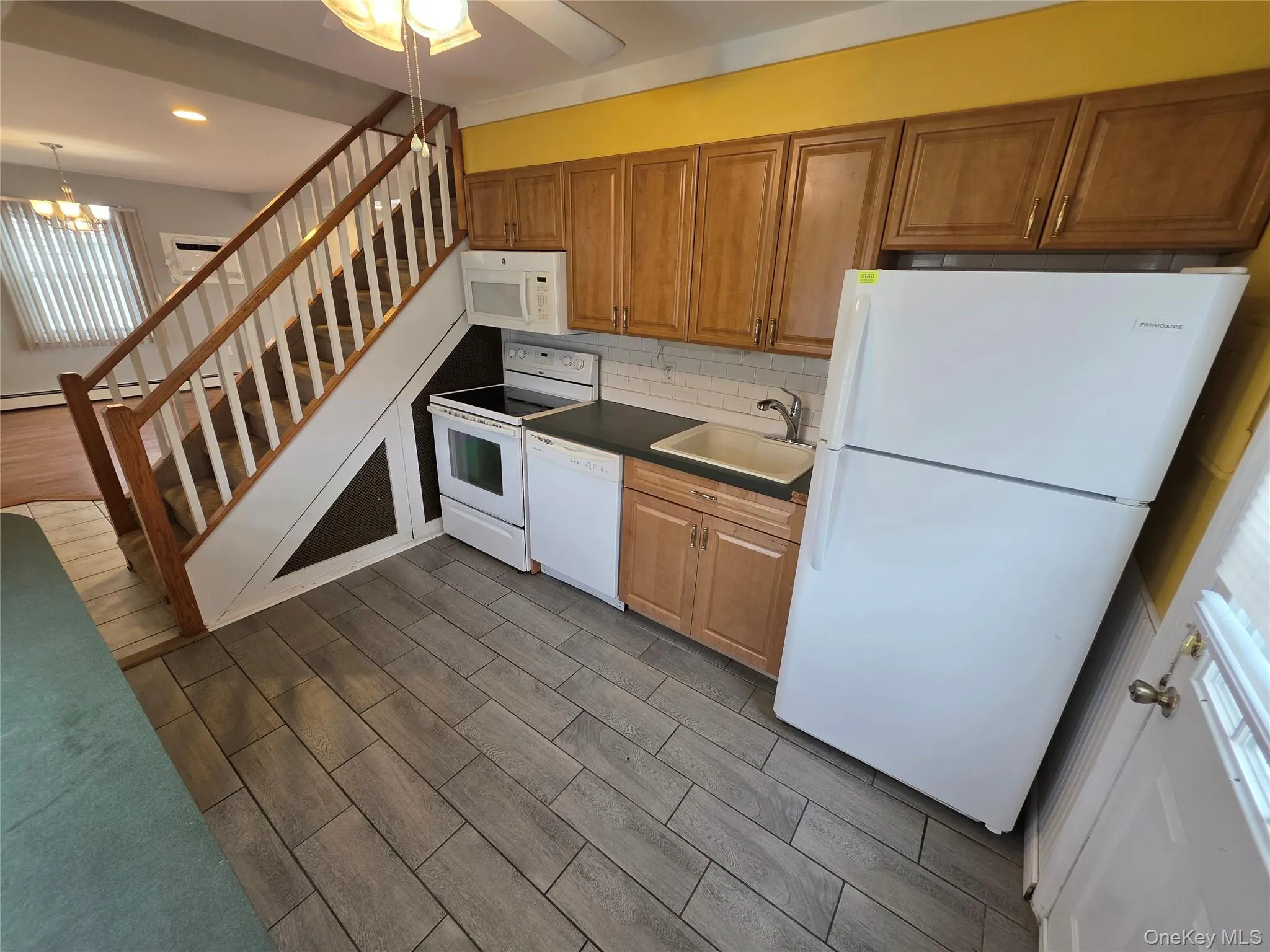 31 Poppy Lane, Hempstead, NY, 3 Bedrooms Bedrooms, 6 Rooms Rooms,1 BathroomBathrooms,Residential Lease,For Rent,Poppy,0,1063878 31 Poppy Lane, Hempstead, NY, 3 Bedrooms Bedrooms, 6 Rooms Rooms,1 BathroomBathrooms,Residential Lease,For Rent,Poppy,0,1063878
