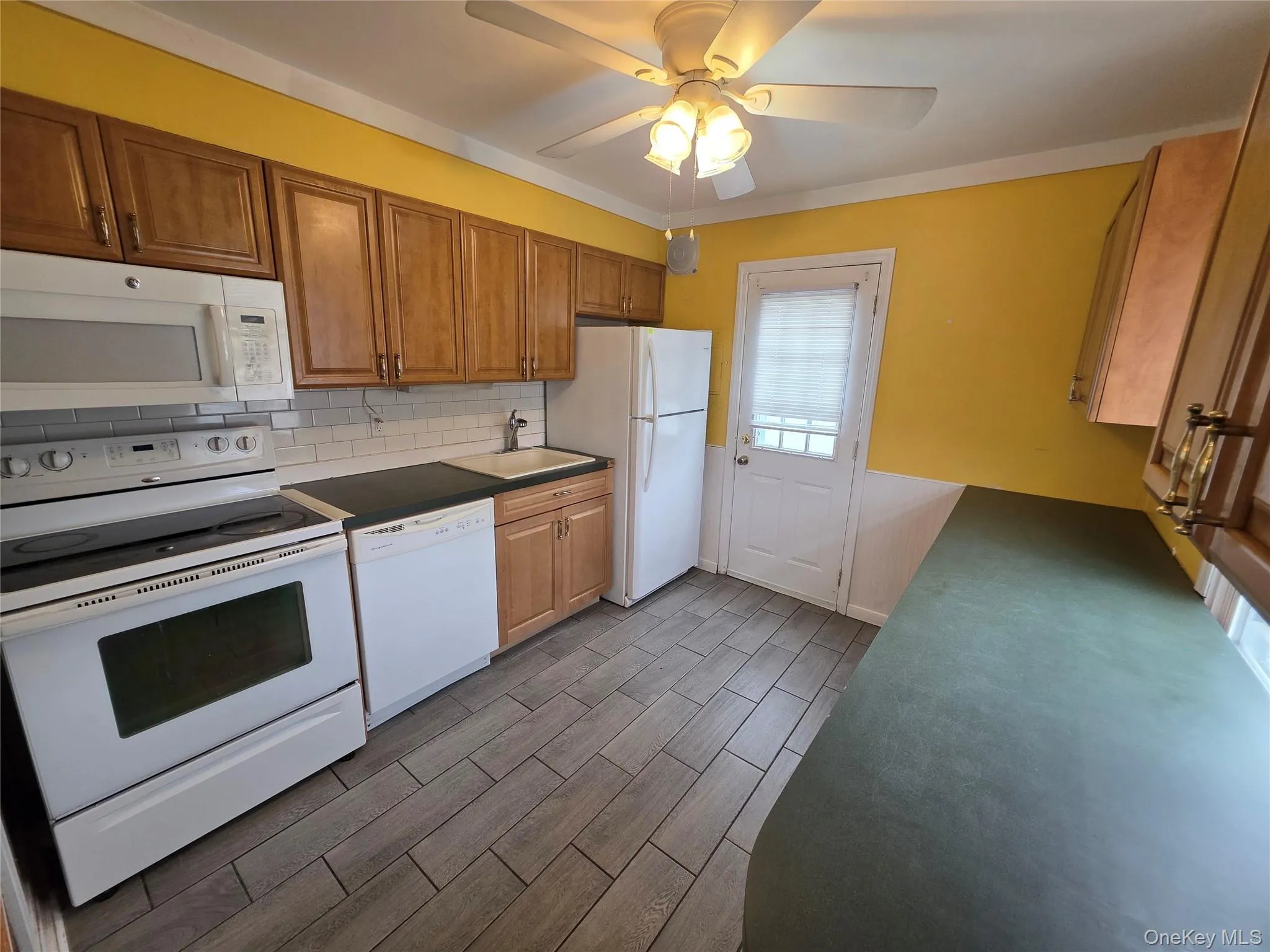 31 Poppy Lane, Hempstead, NY, 3 Bedrooms Bedrooms, 6 Rooms Rooms,1 BathroomBathrooms,Residential Lease,For Rent,Poppy,0,1063878 31 Poppy Lane, Hempstead, NY, 3 Bedrooms Bedrooms, 6 Rooms Rooms,1 BathroomBathrooms,Residential Lease,For Rent,Poppy,0,1063878