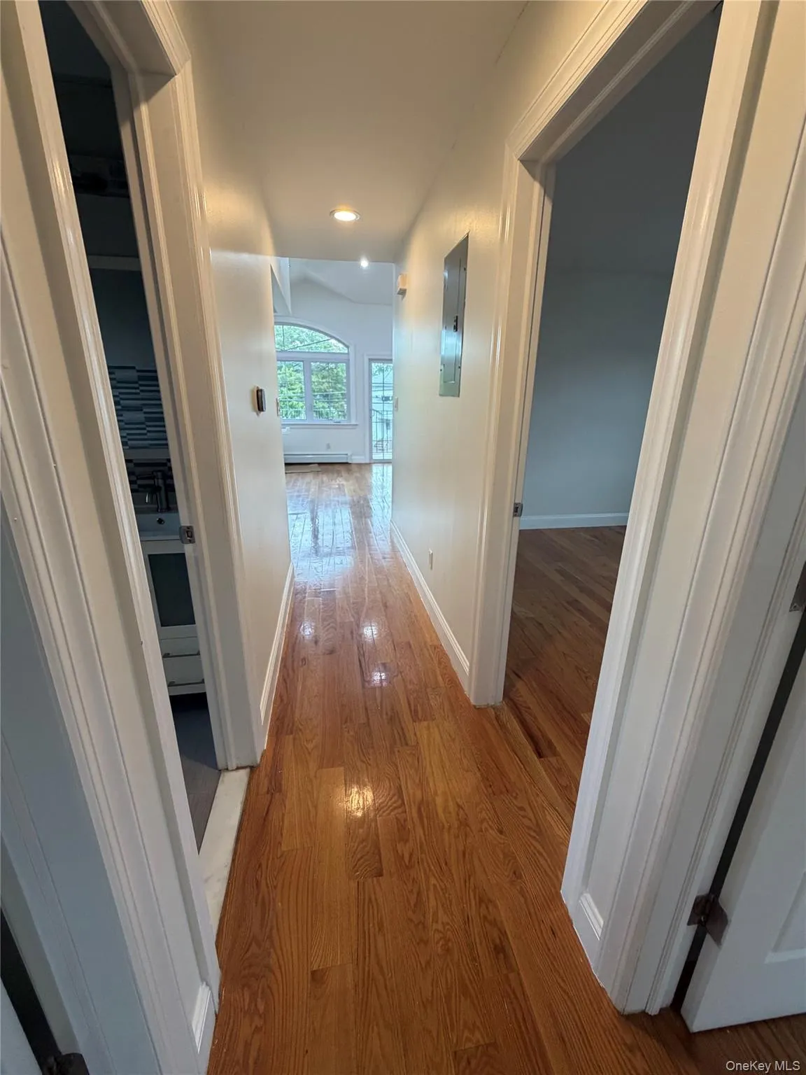 22924 Edgewood Avenue, New York, NY, 3 Bedroom Bedrooms, 6 Room Rooms,1 BathroomBathrooms,Residential Lease,For Rent,Edgewood,0,1063884 22924 Edgewood Avenue, New York, NY, 3 Bedroom Bedrooms, 6 Room Rooms,1 BathroomBathrooms,Residential Lease,For Rent,Edgewood,0,1063884