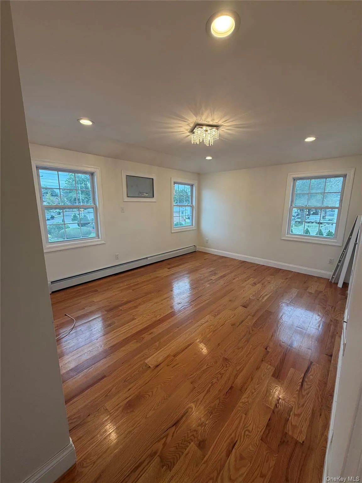 22924 Edgewood Avenue, New York, NY, 3 Bedroom Bedrooms, 6 Room Rooms,1 BathroomBathrooms,Residential Lease,For Rent,Edgewood,0,1063884 22924 Edgewood Avenue, New York, NY, 3 Bedroom Bedrooms, 6 Room Rooms,1 BathroomBathrooms,Residential Lease,For Rent,Edgewood,0,1063884