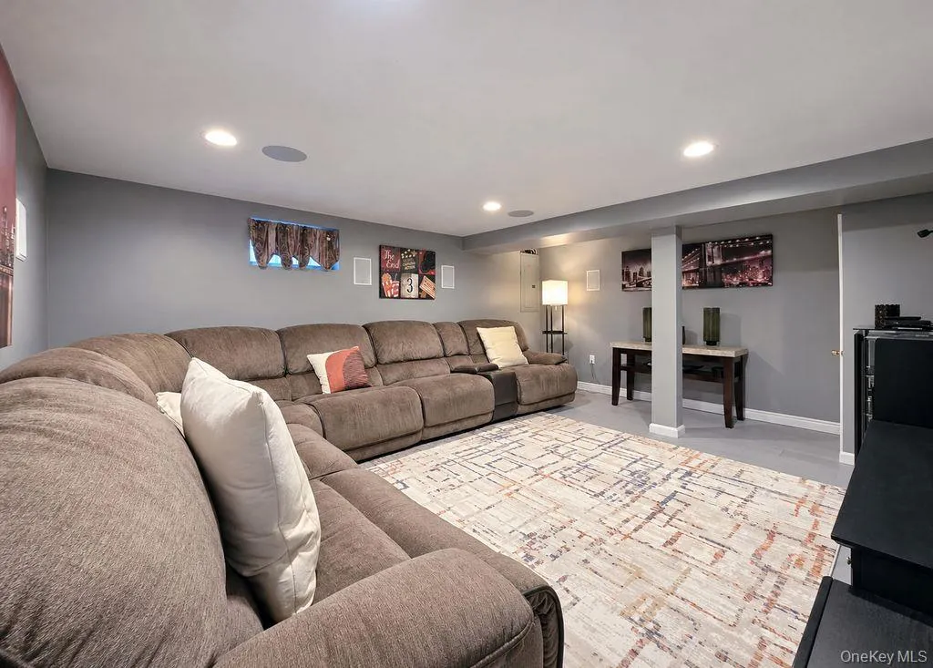 21 Clifford Drive, Oyster Bay, NY, 4 Bedrooms Bedrooms, 11 Rooms Rooms,2 BathroomsBathrooms,Residential,For Rent,Clifford,0,1063887 21 Clifford Drive, Oyster Bay, NY, 4 Bedrooms Bedrooms, 11 Rooms Rooms,2 BathroomsBathrooms,Residential,For Rent,Clifford,0,1063887