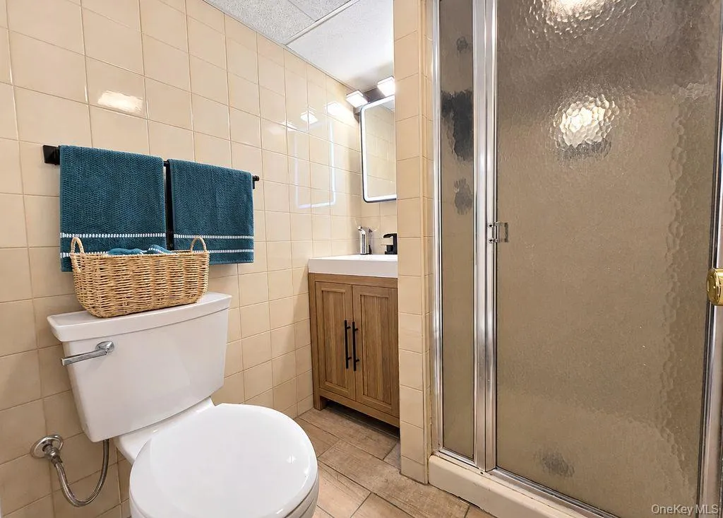 21 Clifford Drive, Oyster Bay, NY, 4 Bedrooms Bedrooms, 11 Rooms Rooms,2 BathroomsBathrooms,Residential,For Rent,Clifford,0,1063887 21 Clifford Drive, Oyster Bay, NY, 4 Bedrooms Bedrooms, 11 Rooms Rooms,2 BathroomsBathrooms,Residential,For Rent,Clifford,0,1063887