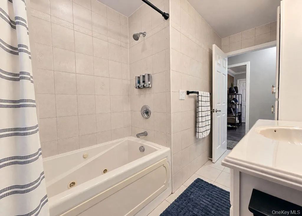 21 Clifford Drive, Oyster Bay, NY, 4 Bedrooms Bedrooms, 11 Rooms Rooms,2 BathroomsBathrooms,Residential,For Rent,Clifford,0,1063887 21 Clifford Drive, Oyster Bay, NY, 4 Bedrooms Bedrooms, 11 Rooms Rooms,2 BathroomsBathrooms,Residential,For Rent,Clifford,0,1063887