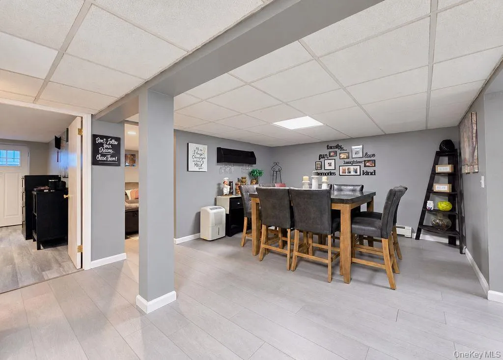 21 Clifford Drive, Oyster Bay, NY, 4 Bedrooms Bedrooms, 11 Rooms Rooms,2 BathroomsBathrooms,Residential,For Rent,Clifford,0,1063887 21 Clifford Drive, Oyster Bay, NY, 4 Bedrooms Bedrooms, 11 Rooms Rooms,2 BathroomsBathrooms,Residential,For Rent,Clifford,0,1063887