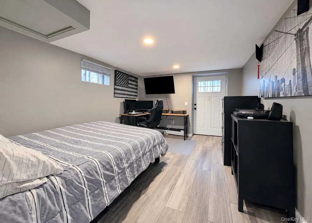 21 Clifford Drive, Oyster Bay, NY, 4 Bedrooms Bedrooms, 11 Rooms Rooms,2 BathroomsBathrooms,Residential,For Rent,Clifford,0,1063887 21 Clifford Drive, Oyster Bay, NY, 4 Bedrooms Bedrooms, 11 Rooms Rooms,2 BathroomsBathrooms,Residential,For Rent,Clifford,0,1063887