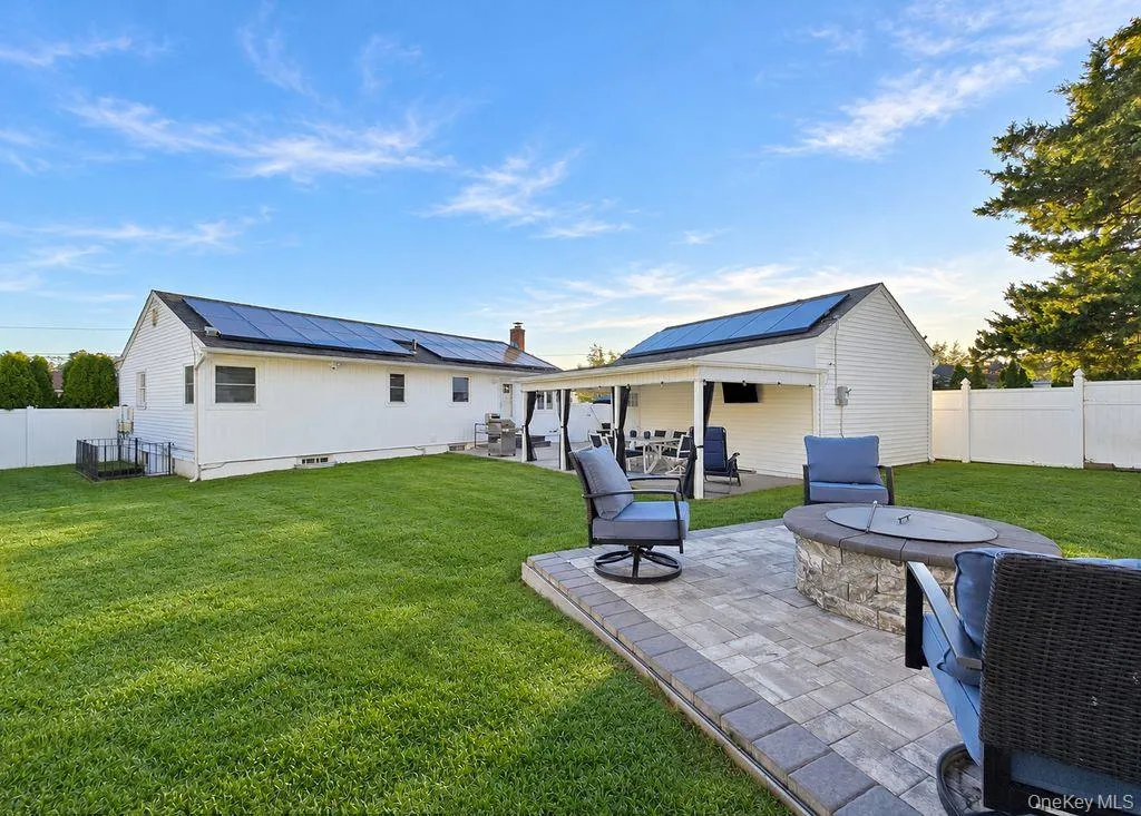 21 Clifford Drive, Oyster Bay, NY, 4 Bedrooms Bedrooms, 11 Rooms Rooms,2 BathroomsBathrooms,Residential,For Rent,Clifford,0,1063887 21 Clifford Drive, Oyster Bay, NY, 4 Bedrooms Bedrooms, 11 Rooms Rooms,2 BathroomsBathrooms,Residential,For Rent,Clifford,0,1063887