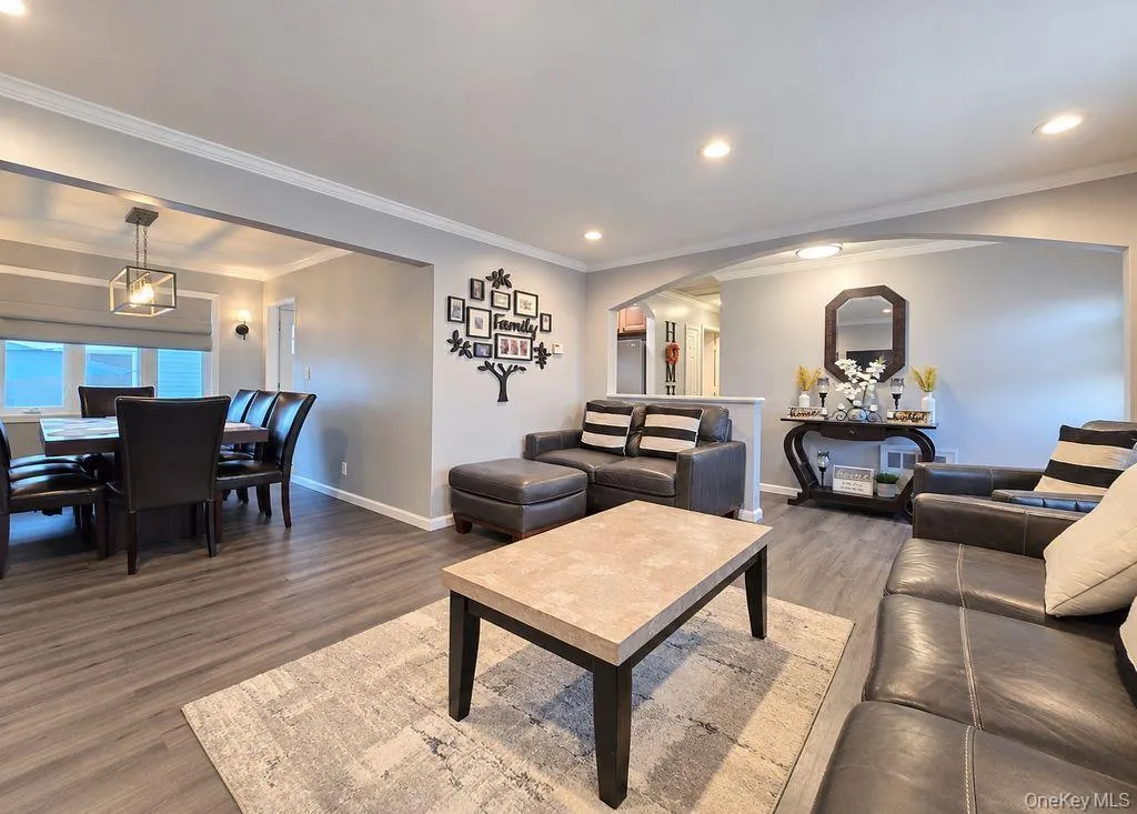 21 Clifford Drive, Oyster Bay, NY, 4 Bedrooms Bedrooms, 11 Rooms Rooms,2 BathroomsBathrooms,Residential,For Rent,Clifford,0,1063887 21 Clifford Drive, Oyster Bay, NY, 4 Bedrooms Bedrooms, 11 Rooms Rooms,2 BathroomsBathrooms,Residential,For Rent,Clifford,0,1063887