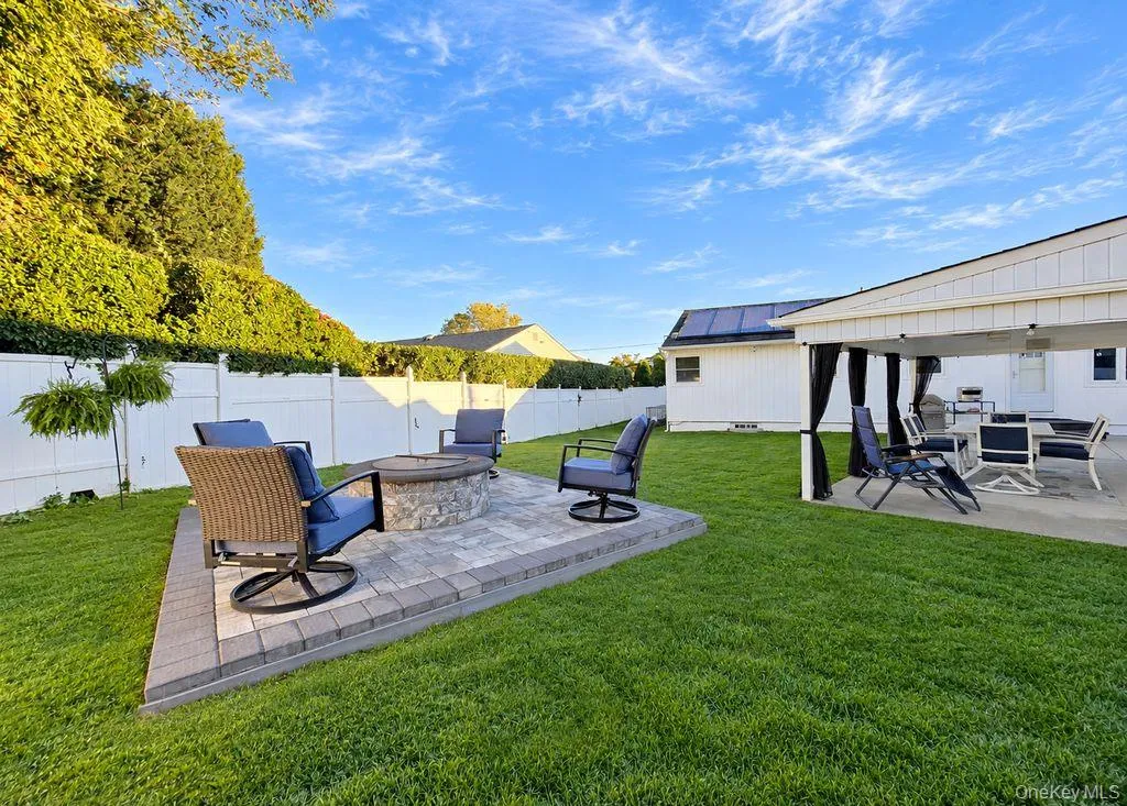 21 Clifford Drive, Oyster Bay, NY, 4 Bedrooms Bedrooms, 11 Rooms Rooms,2 BathroomsBathrooms,Residential,For Rent,Clifford,0,1063887 21 Clifford Drive, Oyster Bay, NY, 4 Bedrooms Bedrooms, 11 Rooms Rooms,2 BathroomsBathrooms,Residential,For Rent,Clifford,0,1063887