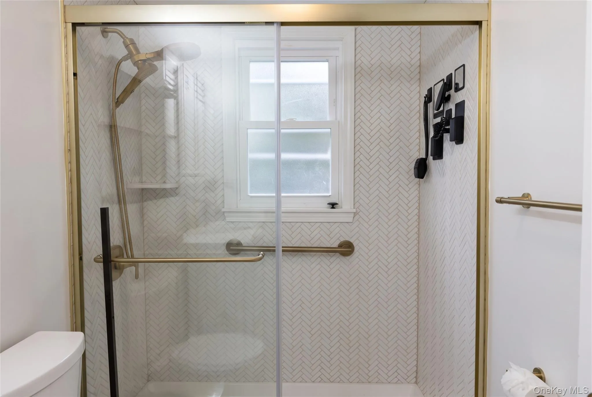 13 Cedarwood Drive, Huntington, NY, 1 Bedroom Bedrooms, 4 Room Rooms,1 BathroomBathrooms,Residential Lease,For Rent,Cedarwood,0,1063907 13 Cedarwood Drive, Huntington, NY, 1 Bedroom Bedrooms, 4 Room Rooms,1 BathroomBathrooms,Residential Lease,For Rent,Cedarwood,0,1063907