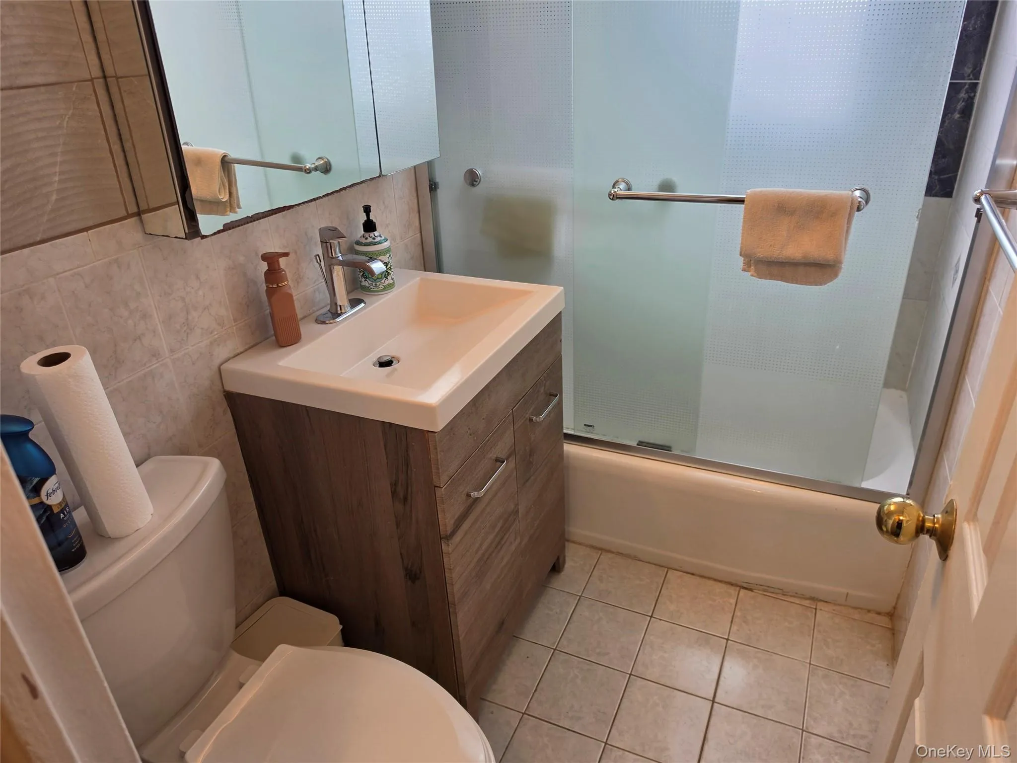 61-35 98th Street, New York, NY, 2 Bedroom Bedrooms, 5 Room Rooms,1 BathroomBathrooms,Residential Lease,For Rent,98th,0,1063909 61-35 98th Street, New York, NY, 2 Bedroom Bedrooms, 5 Room Rooms,1 BathroomBathrooms,Residential Lease,For Rent,98th,0,1063909