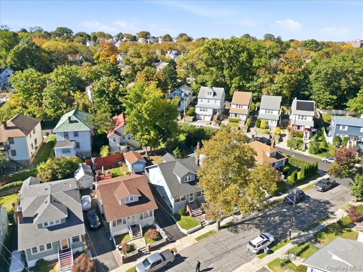 12 Knollwood Avenue, Mount Vernon, NY, 4 Bedrooms Bedrooms, 8 Rooms Rooms,2 BathroomsBathrooms,Residential,For Rent,Knollwood,0,1063917 12 Knollwood Avenue, Mount Vernon, NY, 4 Bedrooms Bedrooms, 8 Rooms Rooms,2 BathroomsBathrooms,Residential,For Rent,Knollwood,0,1063917