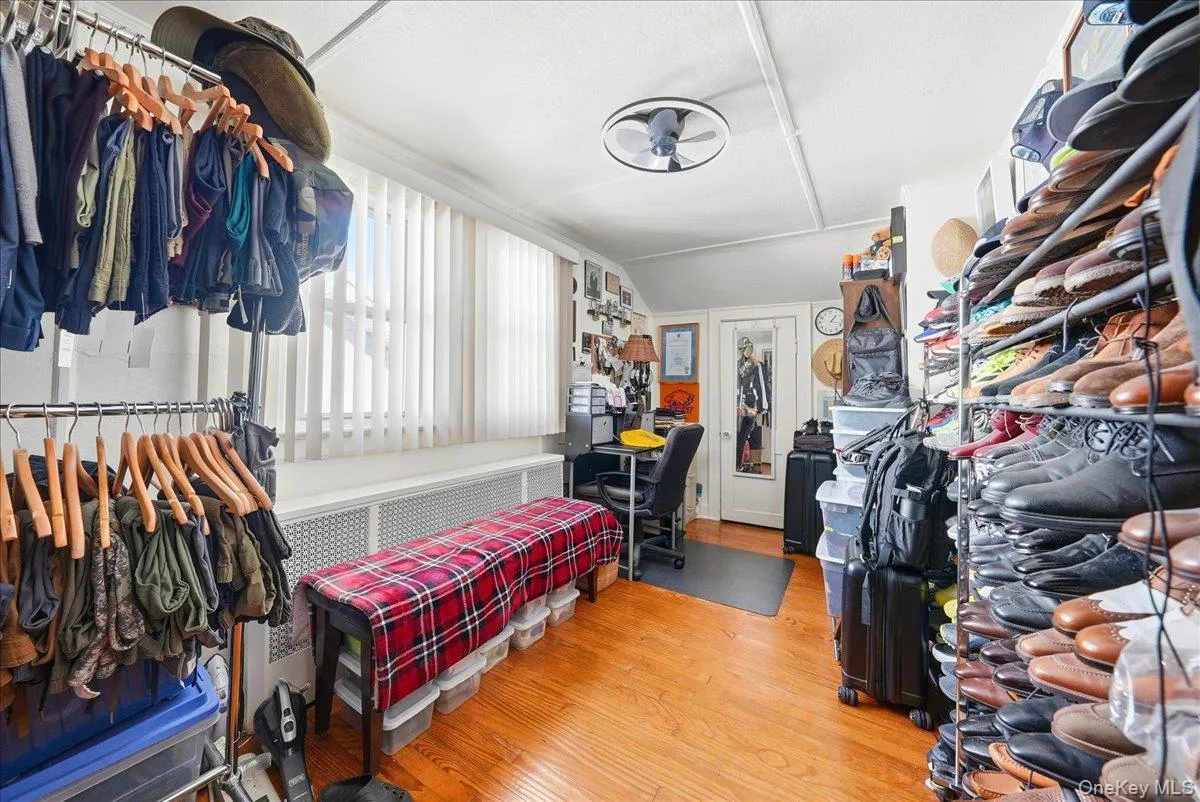 12 Knollwood Avenue, Mount Vernon, NY, 4 Bedrooms Bedrooms, 8 Rooms Rooms,2 BathroomsBathrooms,Residential,For Rent,Knollwood,0,1063917 12 Knollwood Avenue, Mount Vernon, NY, 4 Bedrooms Bedrooms, 8 Rooms Rooms,2 BathroomsBathrooms,Residential,For Rent,Knollwood,0,1063917