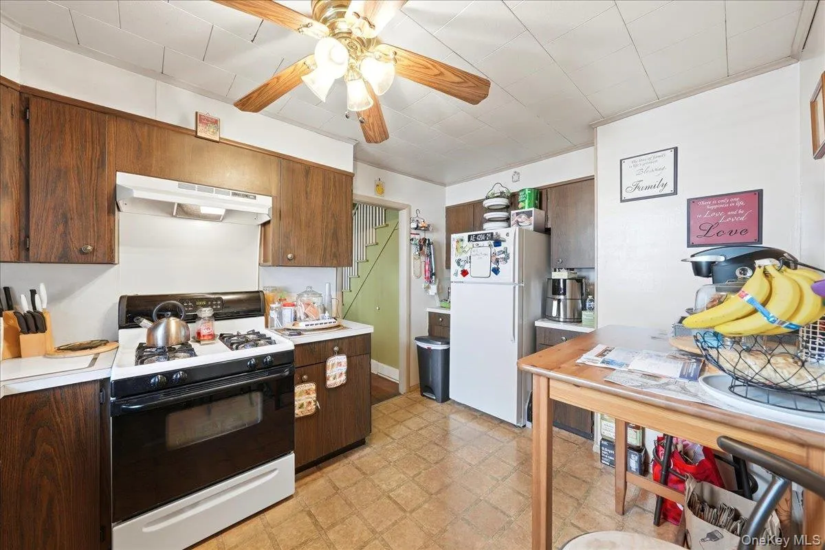 12 Knollwood Avenue, Mount Vernon, NY, 4 Bedrooms Bedrooms, 8 Rooms Rooms,2 BathroomsBathrooms,Residential,For Rent,Knollwood,0,1063917 12 Knollwood Avenue, Mount Vernon, NY, 4 Bedrooms Bedrooms, 8 Rooms Rooms,2 BathroomsBathrooms,Residential,For Rent,Knollwood,0,1063917
