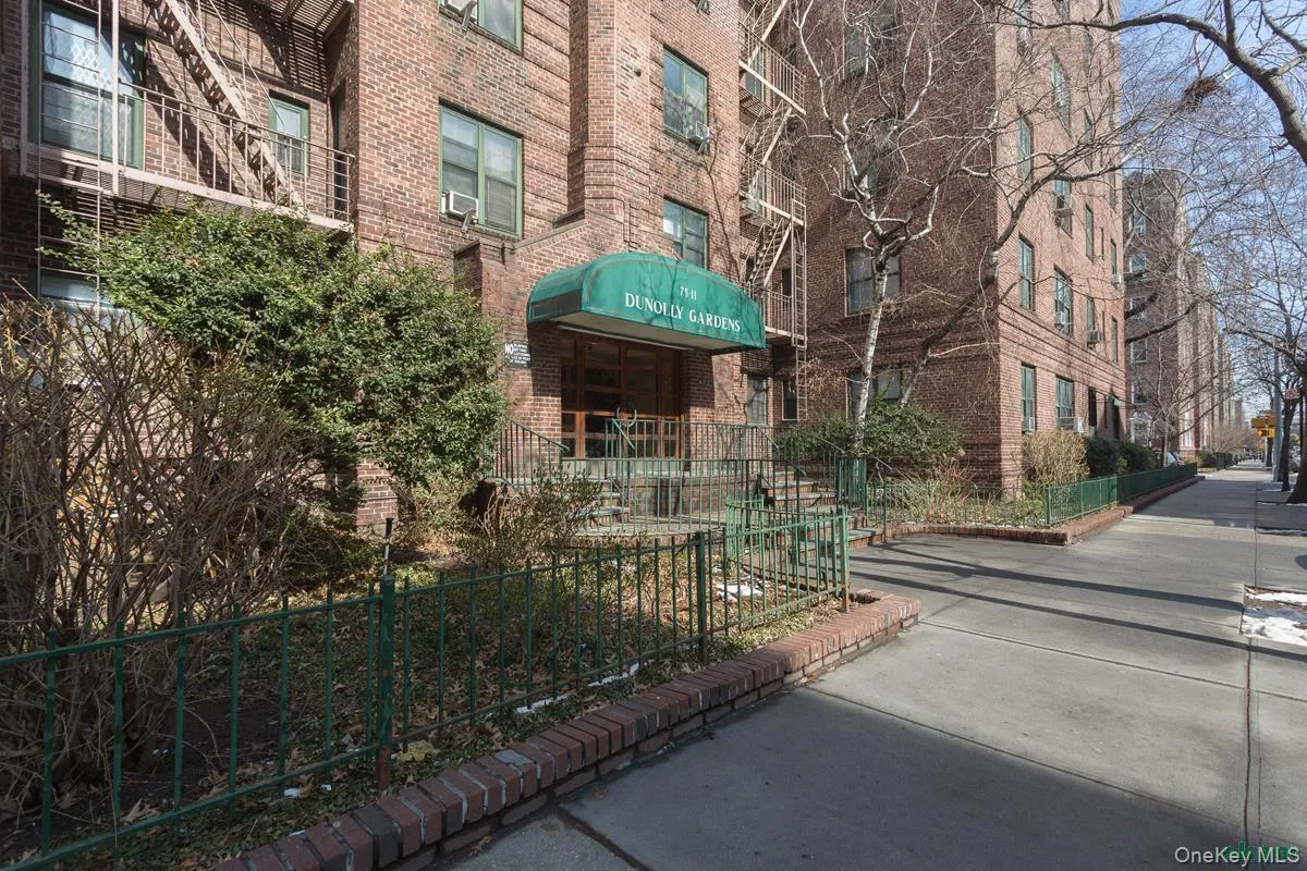 78-11 35 Avenue, New York, NY, 1 Bedroom Bedrooms, 4 Rooms Rooms,1 BathroomBathrooms,Residential,For Rent,35,0,1063925 78-11 35 Avenue, New York, NY, 1 Bedroom Bedrooms, 4 Rooms Rooms,1 BathroomBathrooms,Residential,For Rent,35,0,1063925