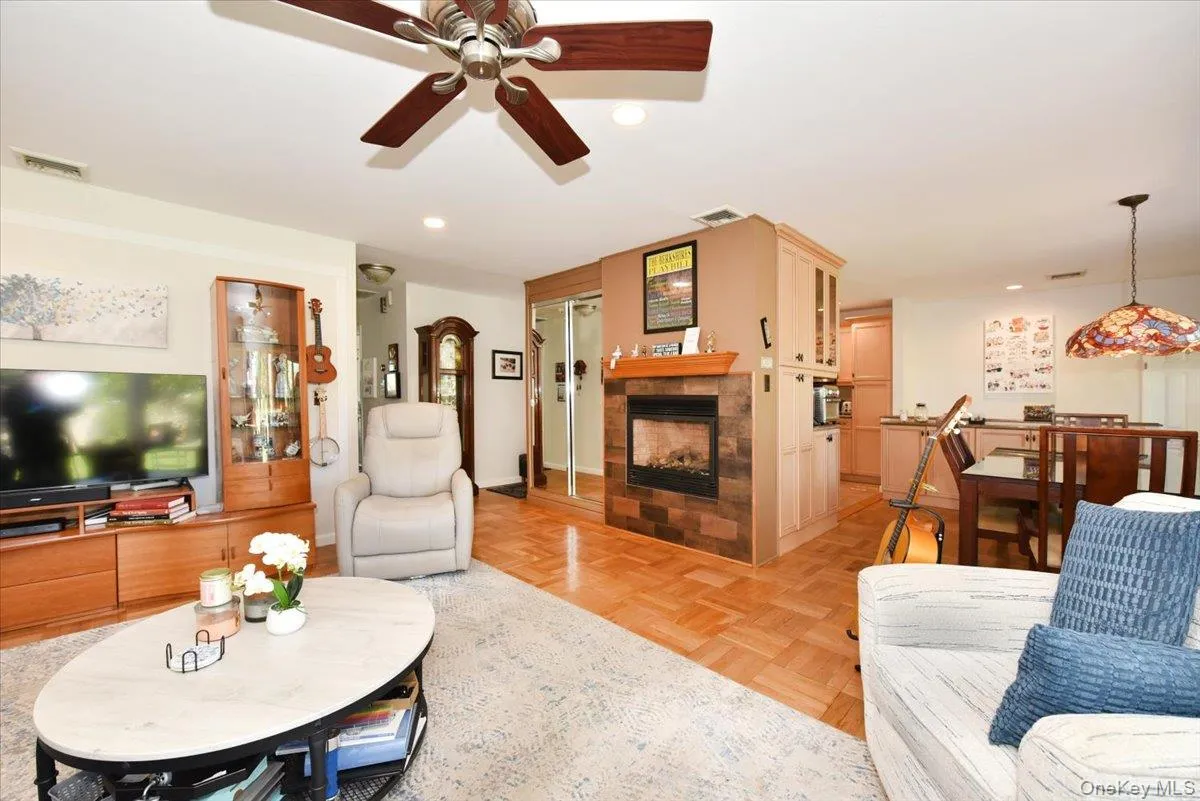 4 Primrose Avenue, Oyster Bay, NY, 3 Bedrooms Bedrooms, 7 Rooms Rooms,2 BathroomsBathrooms,Residential,For Rent,Primrose,0,1063932 4 Primrose Avenue, Oyster Bay, NY, 3 Bedrooms Bedrooms, 7 Rooms Rooms,2 BathroomsBathrooms,Residential,For Rent,Primrose,0,1063932