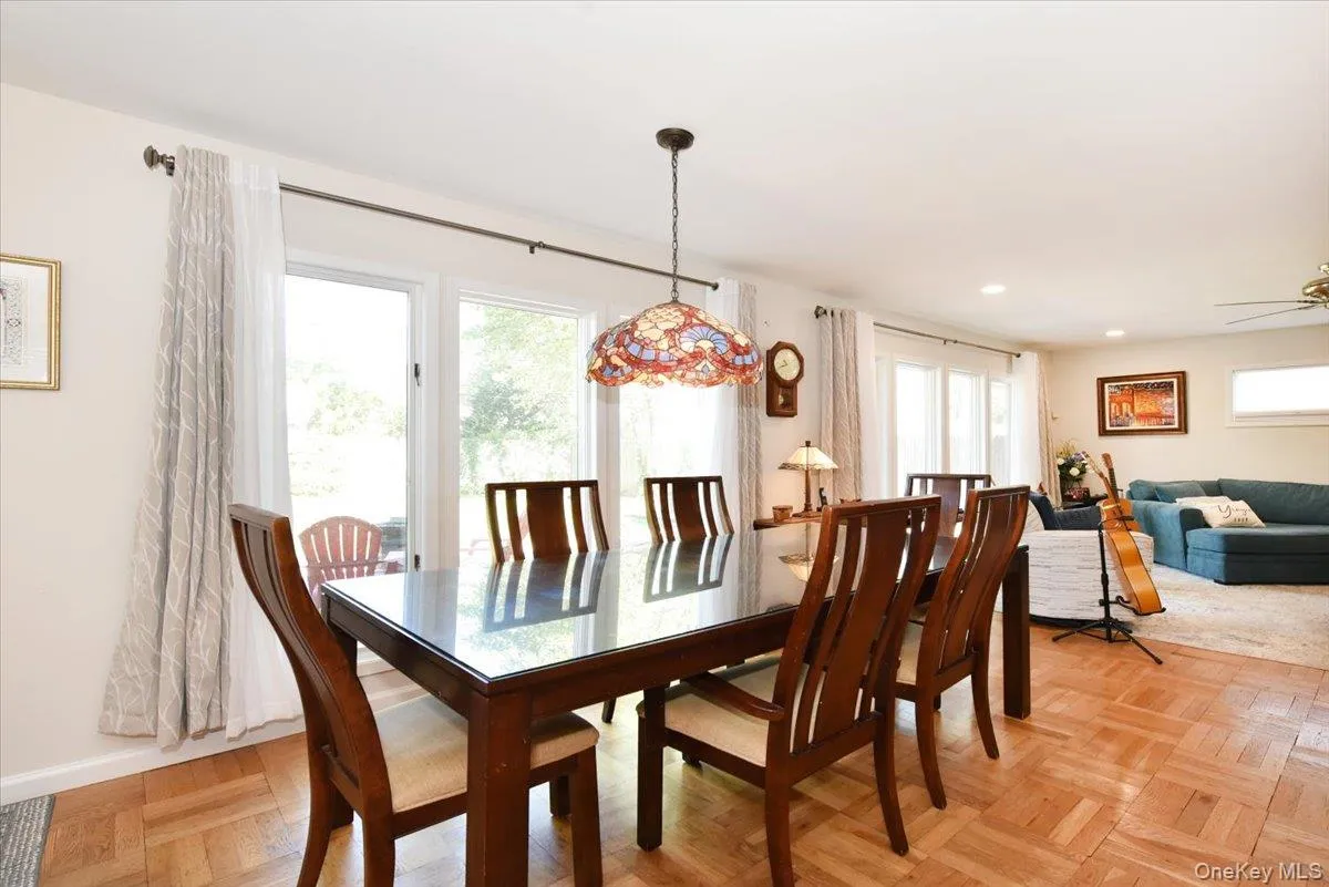 4 Primrose Avenue, Oyster Bay, NY, 3 Bedrooms Bedrooms, 7 Rooms Rooms,2 BathroomsBathrooms,Residential,For Rent,Primrose,0,1063932 4 Primrose Avenue, Oyster Bay, NY, 3 Bedrooms Bedrooms, 7 Rooms Rooms,2 BathroomsBathrooms,Residential,For Rent,Primrose,0,1063932