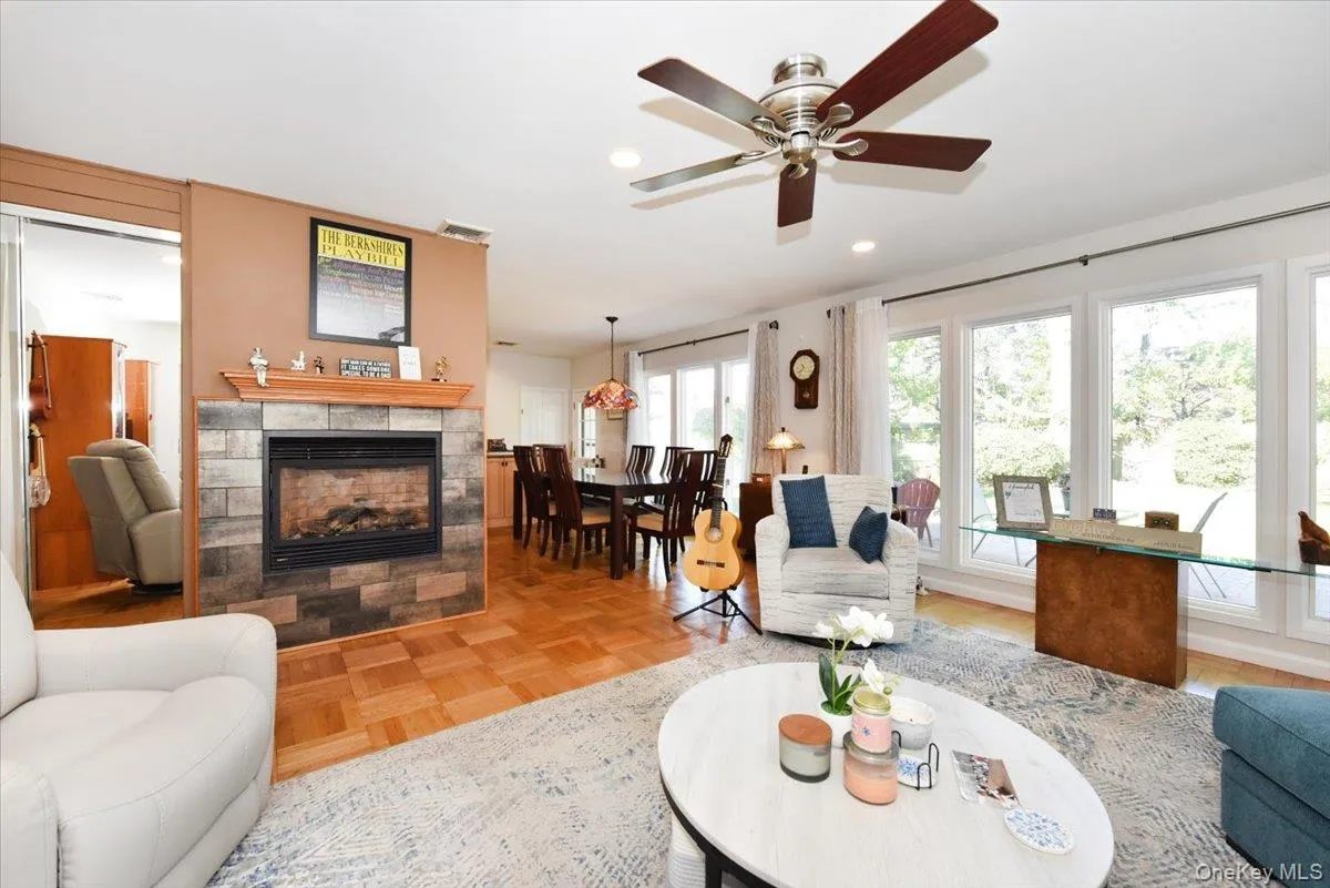 4 Primrose Avenue, Oyster Bay, NY, 3 Bedrooms Bedrooms, 7 Rooms Rooms,2 BathroomsBathrooms,Residential,For Rent,Primrose,0,1063932 4 Primrose Avenue, Oyster Bay, NY, 3 Bedrooms Bedrooms, 7 Rooms Rooms,2 BathroomsBathrooms,Residential,For Rent,Primrose,0,1063932