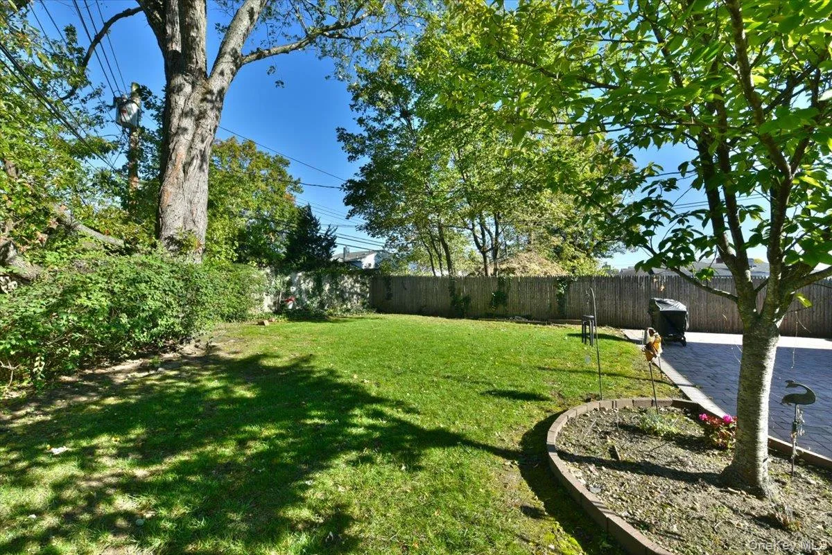 4 Primrose Avenue, Oyster Bay, NY, 3 Bedrooms Bedrooms, 7 Rooms Rooms,2 BathroomsBathrooms,Residential,For Rent,Primrose,0,1063932 4 Primrose Avenue, Oyster Bay, NY, 3 Bedrooms Bedrooms, 7 Rooms Rooms,2 BathroomsBathrooms,Residential,For Rent,Primrose,0,1063932