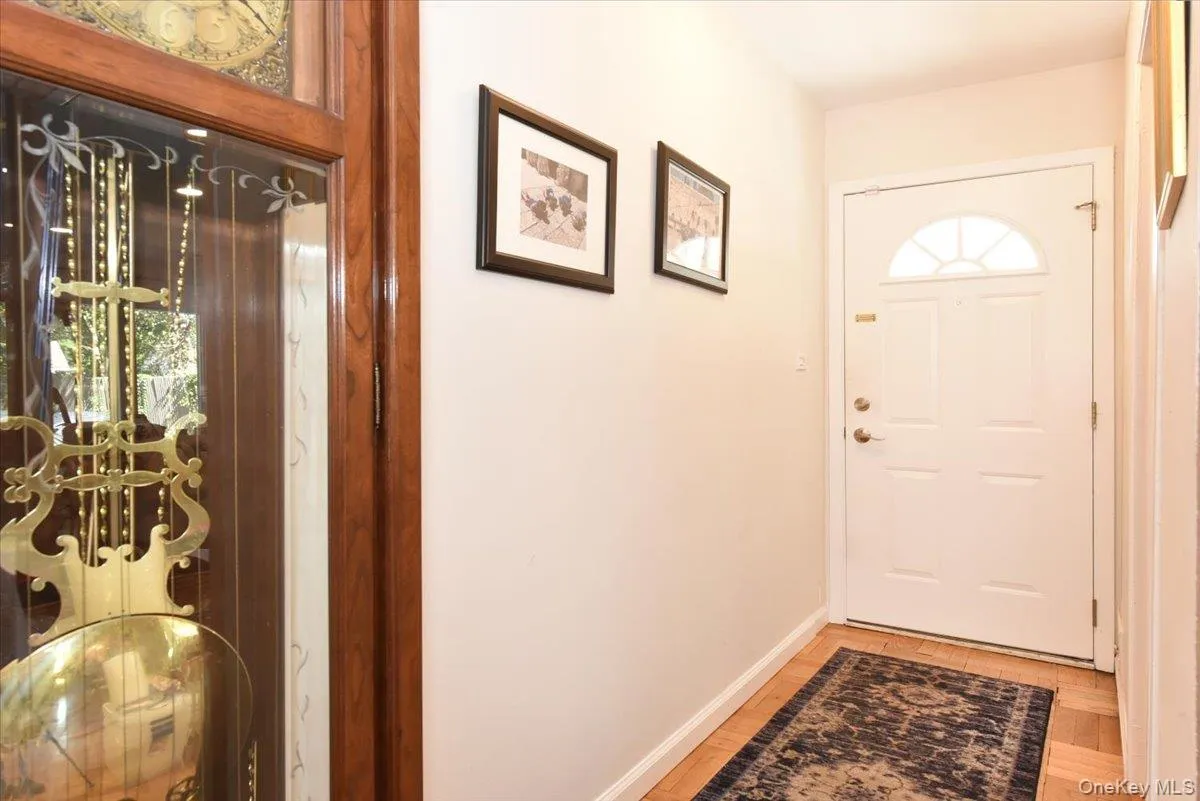 4 Primrose Avenue, Oyster Bay, NY, 3 Bedrooms Bedrooms, 7 Rooms Rooms,2 BathroomsBathrooms,Residential,For Rent,Primrose,0,1063932 4 Primrose Avenue, Oyster Bay, NY, 3 Bedrooms Bedrooms, 7 Rooms Rooms,2 BathroomsBathrooms,Residential,For Rent,Primrose,0,1063932