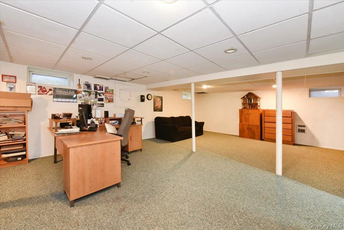 4 Primrose Avenue, Oyster Bay, NY, 3 Bedrooms Bedrooms, 7 Rooms Rooms,2 BathroomsBathrooms,Residential,For Rent,Primrose,0,1063932 4 Primrose Avenue, Oyster Bay, NY, 3 Bedrooms Bedrooms, 7 Rooms Rooms,2 BathroomsBathrooms,Residential,For Rent,Primrose,0,1063932