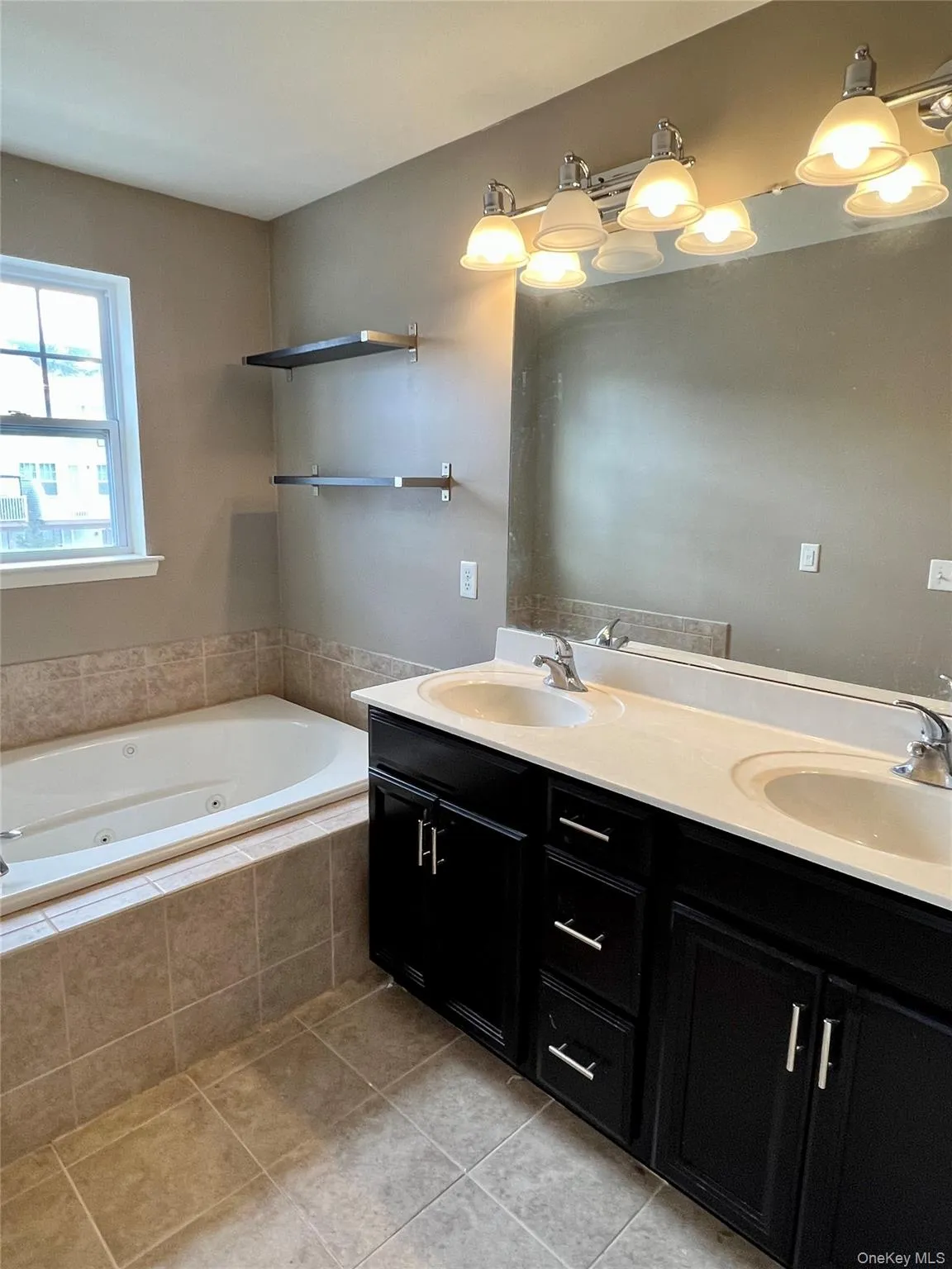 95 Meadow View Drive, Wallkill, NY, 3 Bedrooms Bedrooms, 8 Rooms Rooms,3 BathroomsBathrooms,Residential,For Rent,Meadow View,0,1063951 95 Meadow View Drive, Wallkill, NY, 3 Bedrooms Bedrooms, 8 Rooms Rooms,3 BathroomsBathrooms,Residential,For Rent,Meadow View,0,1063951