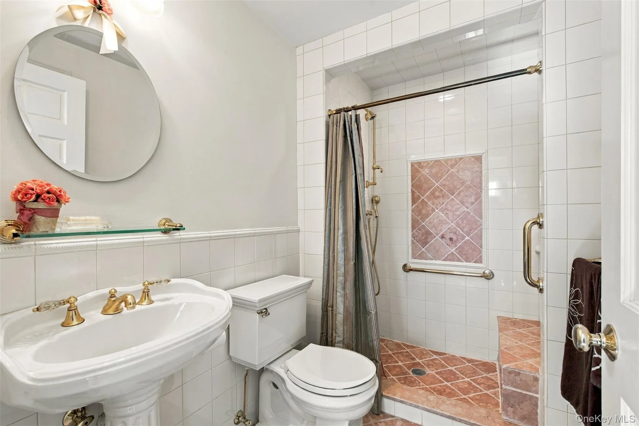 Full bath on Main Floor Full bath on Main Floor