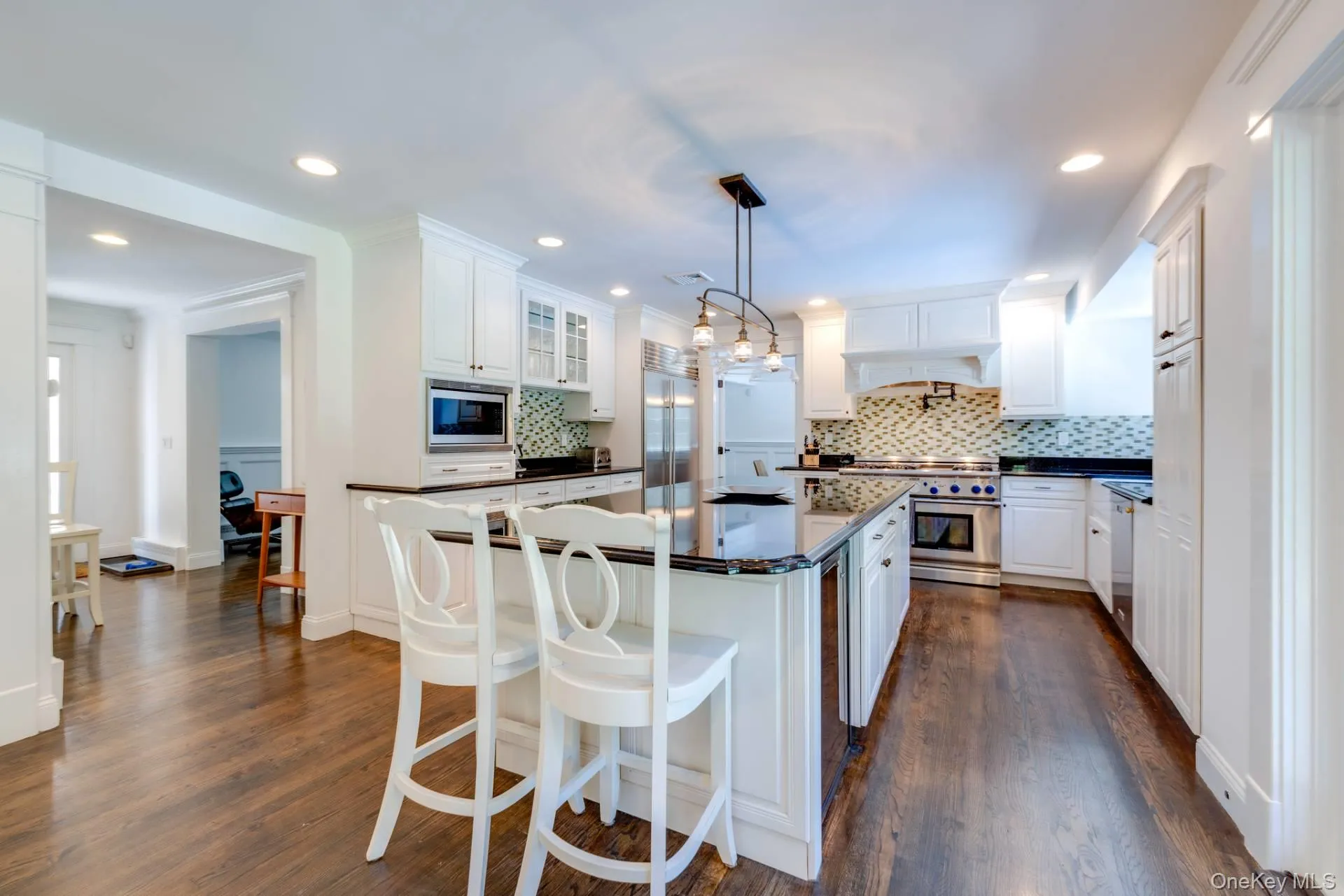 55 Edge Of Woods Road, Southampton, New York 11968