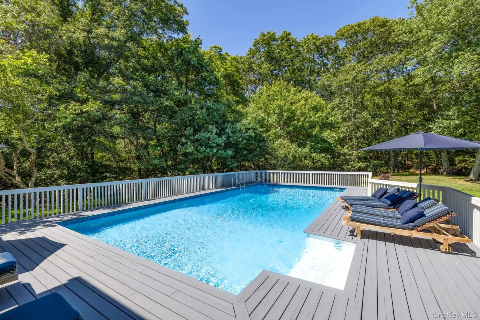 55 Edge Of Woods Road, Southampton, New York 11968