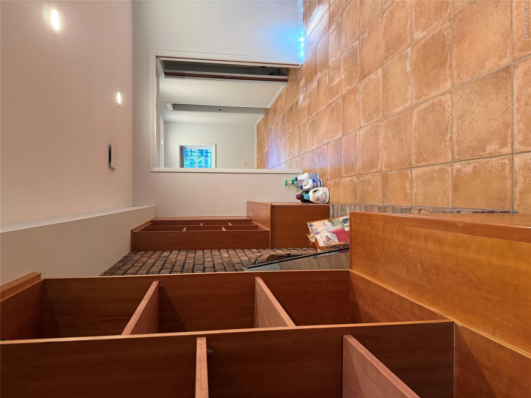 2ND FLOOR 2ND FLOOR