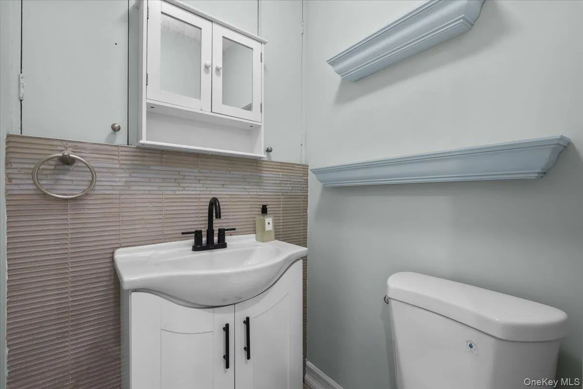 75 Dartmouth Avenue, Yonkers, NY, 2 Bedrooms Bedrooms, 5 Rooms Rooms,1 BathroomBathrooms,Residential,For Rent,Dartmouth,0,1063996 75 Dartmouth Avenue, Yonkers, NY, 2 Bedrooms Bedrooms, 5 Rooms Rooms,1 BathroomBathrooms,Residential,For Rent,Dartmouth,0,1063996