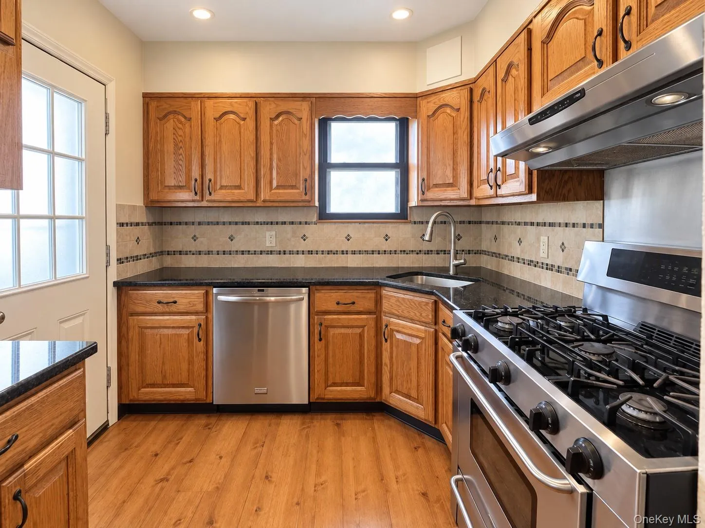 17 Kenmore Road, Hempstead, NY, 3 Bedrooms Bedrooms, 8 Rooms Rooms,2 BathroomsBathrooms,Residential,For Rent,Kenmore,0,1064007 17 Kenmore Road, Hempstead, NY, 3 Bedrooms Bedrooms, 8 Rooms Rooms,2 BathroomsBathrooms,Residential,For Rent,Kenmore,0,1064007