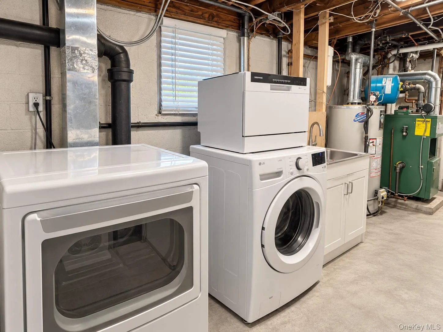 17 Kenmore Road, Hempstead, NY, 3 Bedrooms Bedrooms, 8 Rooms Rooms,2 BathroomsBathrooms,Residential,For Rent,Kenmore,0,1064007 17 Kenmore Road, Hempstead, NY, 3 Bedrooms Bedrooms, 8 Rooms Rooms,2 BathroomsBathrooms,Residential,For Rent,Kenmore,0,1064007
