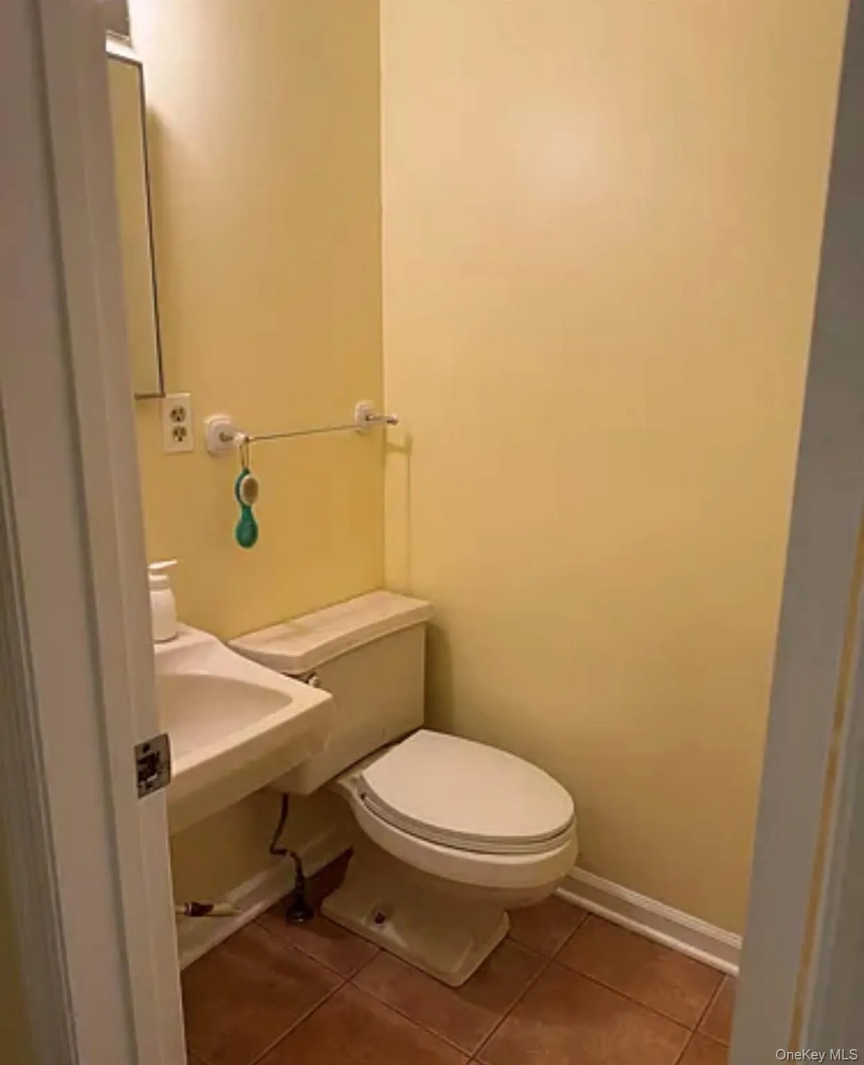 237 Rockefeller Lane, Red Hook, NY, 3 Bedrooms Bedrooms, 8 Rooms Rooms,1 BathroomBathrooms,Residential Lease,For Rent,Rockefeller,0,1064008 237 Rockefeller Lane, Red Hook, NY, 3 Bedrooms Bedrooms, 8 Rooms Rooms,1 BathroomBathrooms,Residential Lease,For Rent,Rockefeller,0,1064008