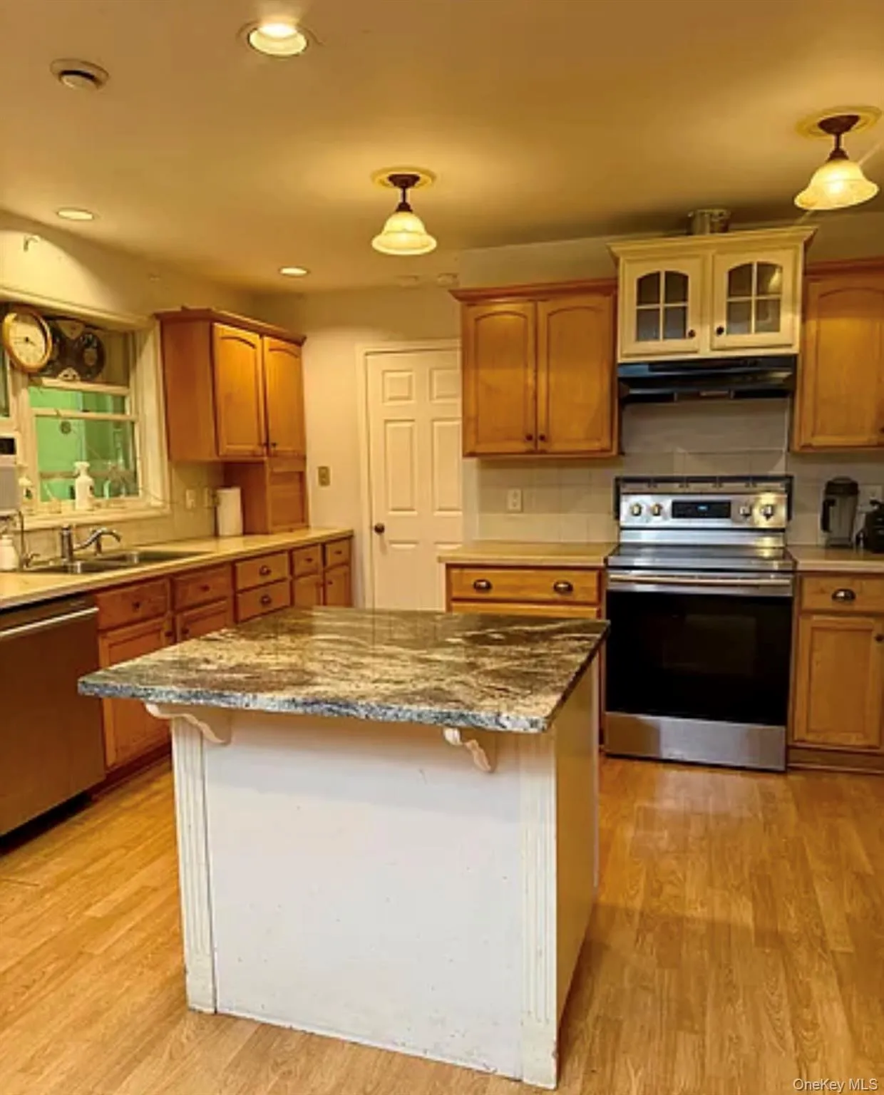 237 Rockefeller Lane, Red Hook, NY, 3 Bedrooms Bedrooms, 8 Rooms Rooms,1 BathroomBathrooms,Residential Lease,For Rent,Rockefeller,0,1064008 237 Rockefeller Lane, Red Hook, NY, 3 Bedrooms Bedrooms, 8 Rooms Rooms,1 BathroomBathrooms,Residential Lease,For Rent,Rockefeller,0,1064008