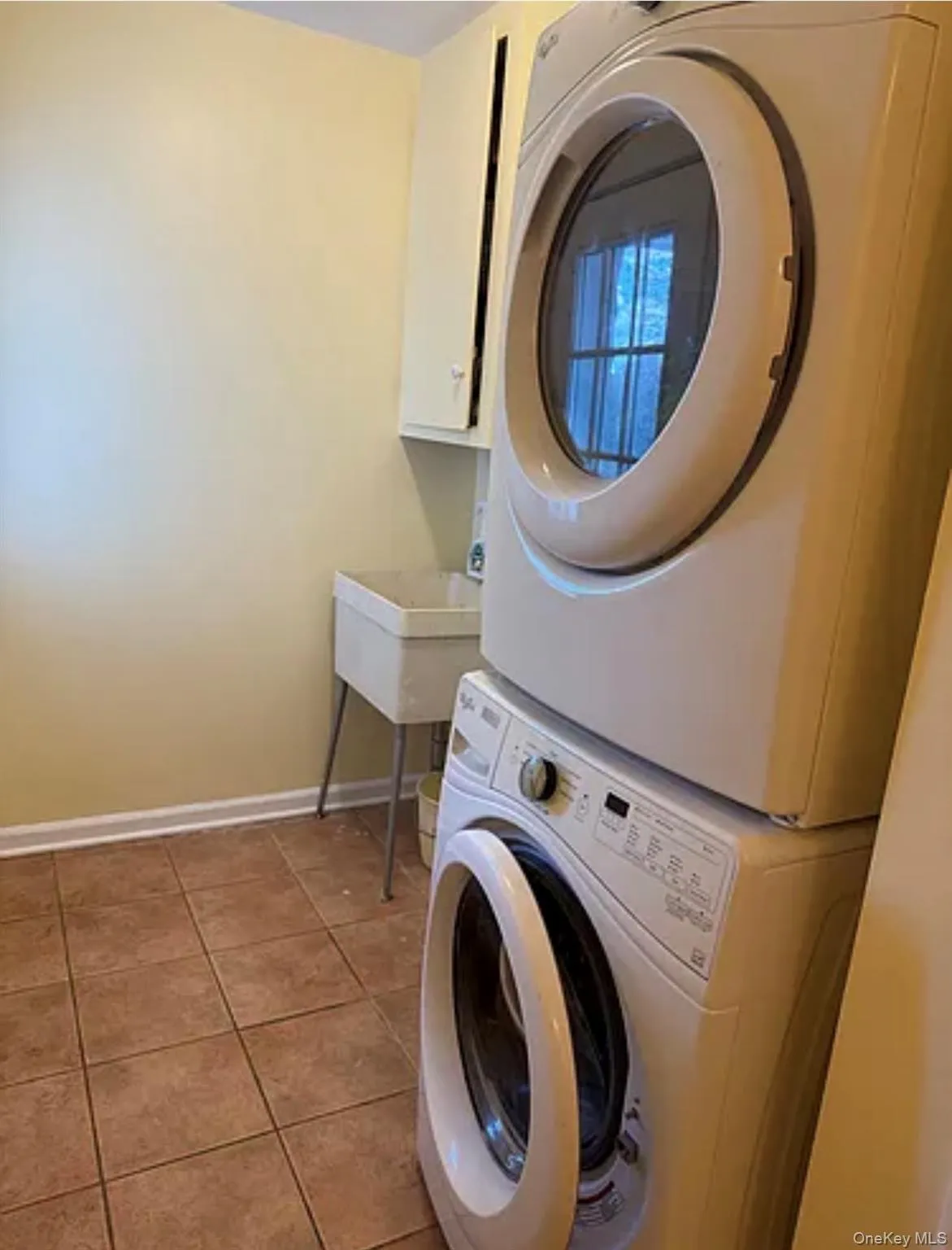 237 Rockefeller Lane, Red Hook, NY, 3 Bedrooms Bedrooms, 8 Rooms Rooms,1 BathroomBathrooms,Residential Lease,For Rent,Rockefeller,0,1064008 237 Rockefeller Lane, Red Hook, NY, 3 Bedrooms Bedrooms, 8 Rooms Rooms,1 BathroomBathrooms,Residential Lease,For Rent,Rockefeller,0,1064008