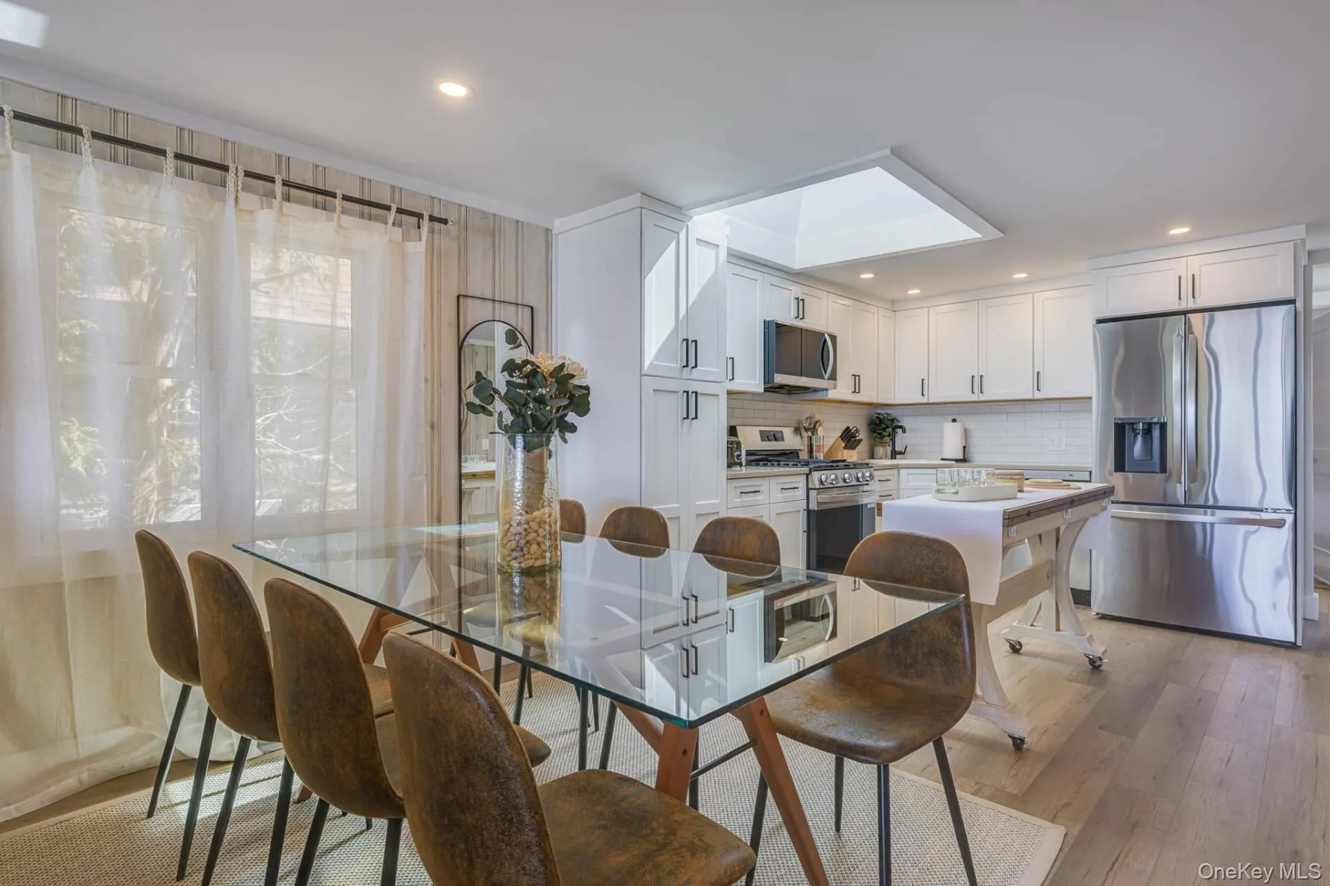 3 Oakhurst Road, Southampton, NY, 4 Bedroom Bedrooms, 6 Room Rooms,2 BathroomBathrooms,Residential Lease,For Rent,Oakhurst,0,1064013 3 Oakhurst Road, Southampton, NY, 4 Bedroom Bedrooms, 6 Room Rooms,2 BathroomBathrooms,Residential Lease,For Rent,Oakhurst,0,1064013