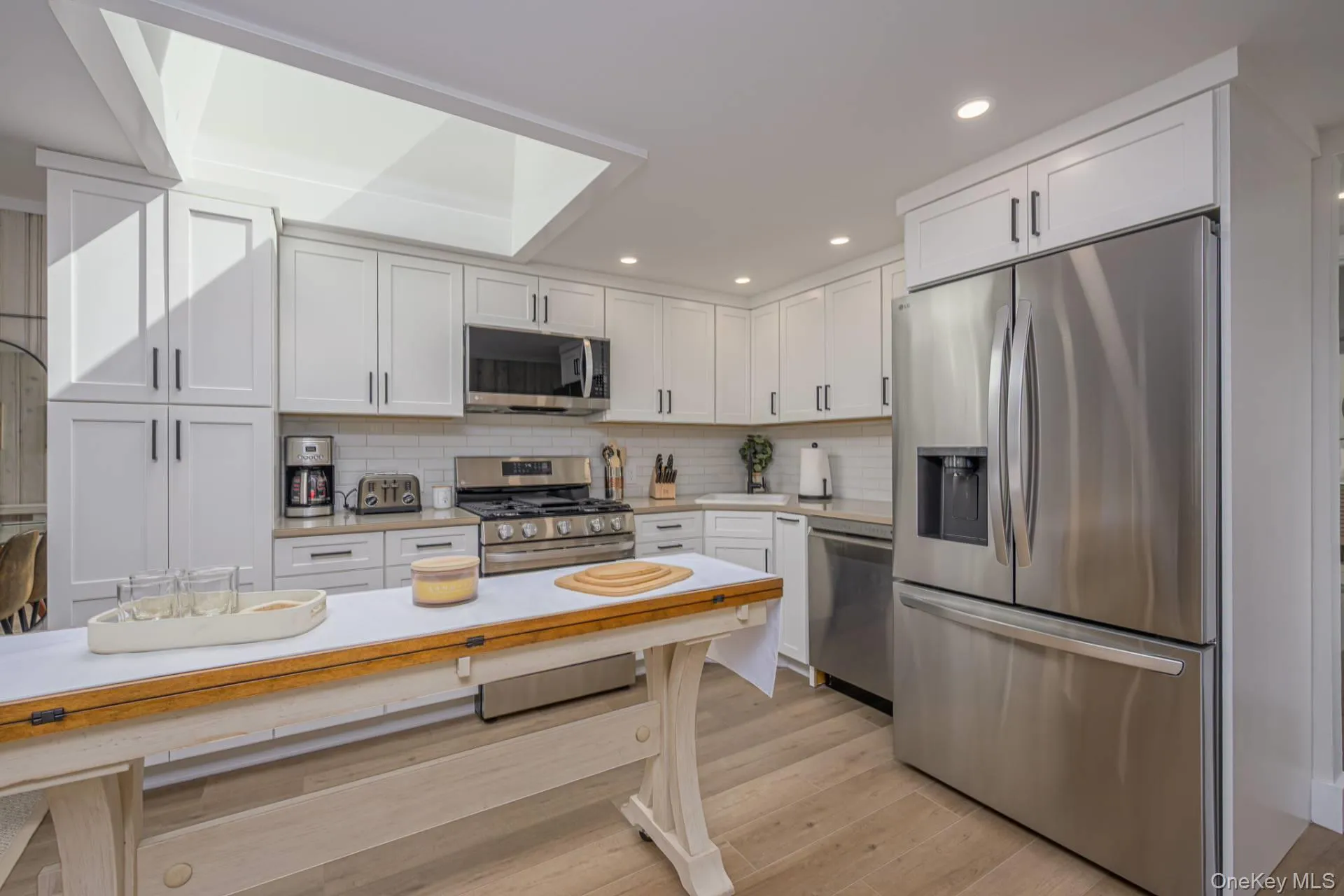 3 Oakhurst Road, Southampton, NY, 4 Bedroom Bedrooms, 6 Room Rooms,2 BathroomBathrooms,Residential Lease,For Rent,Oakhurst,0,1064013 3 Oakhurst Road, Southampton, NY, 4 Bedroom Bedrooms, 6 Room Rooms,2 BathroomBathrooms,Residential Lease,For Rent,Oakhurst,0,1064013
