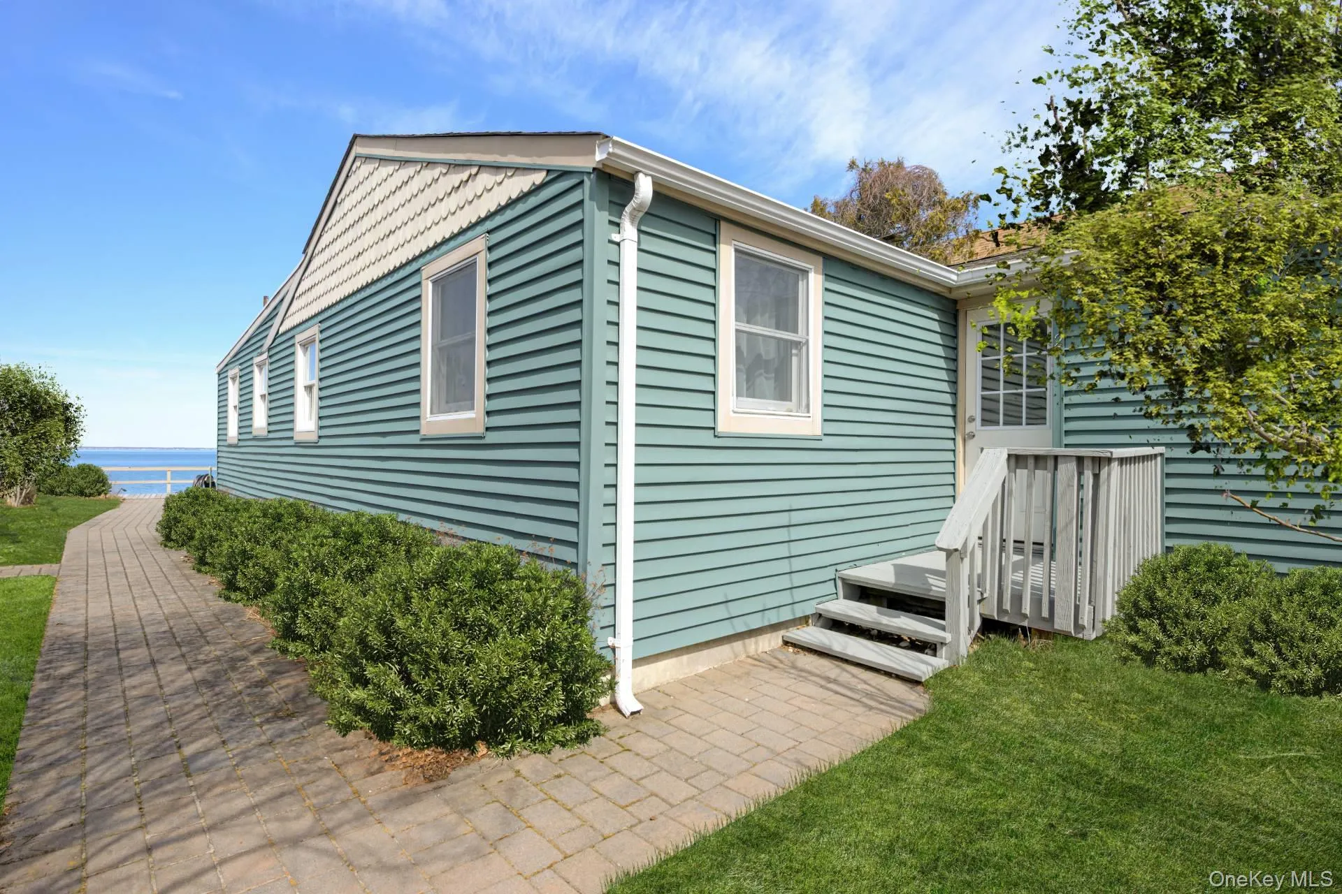 3 Oakhurst Road, Southampton, NY, 4 Bedroom Bedrooms, 6 Room Rooms,2 BathroomBathrooms,Residential Lease,For Rent,Oakhurst,0,1064013 3 Oakhurst Road, Southampton, NY, 4 Bedroom Bedrooms, 6 Room Rooms,2 BathroomBathrooms,Residential Lease,For Rent,Oakhurst,0,1064013