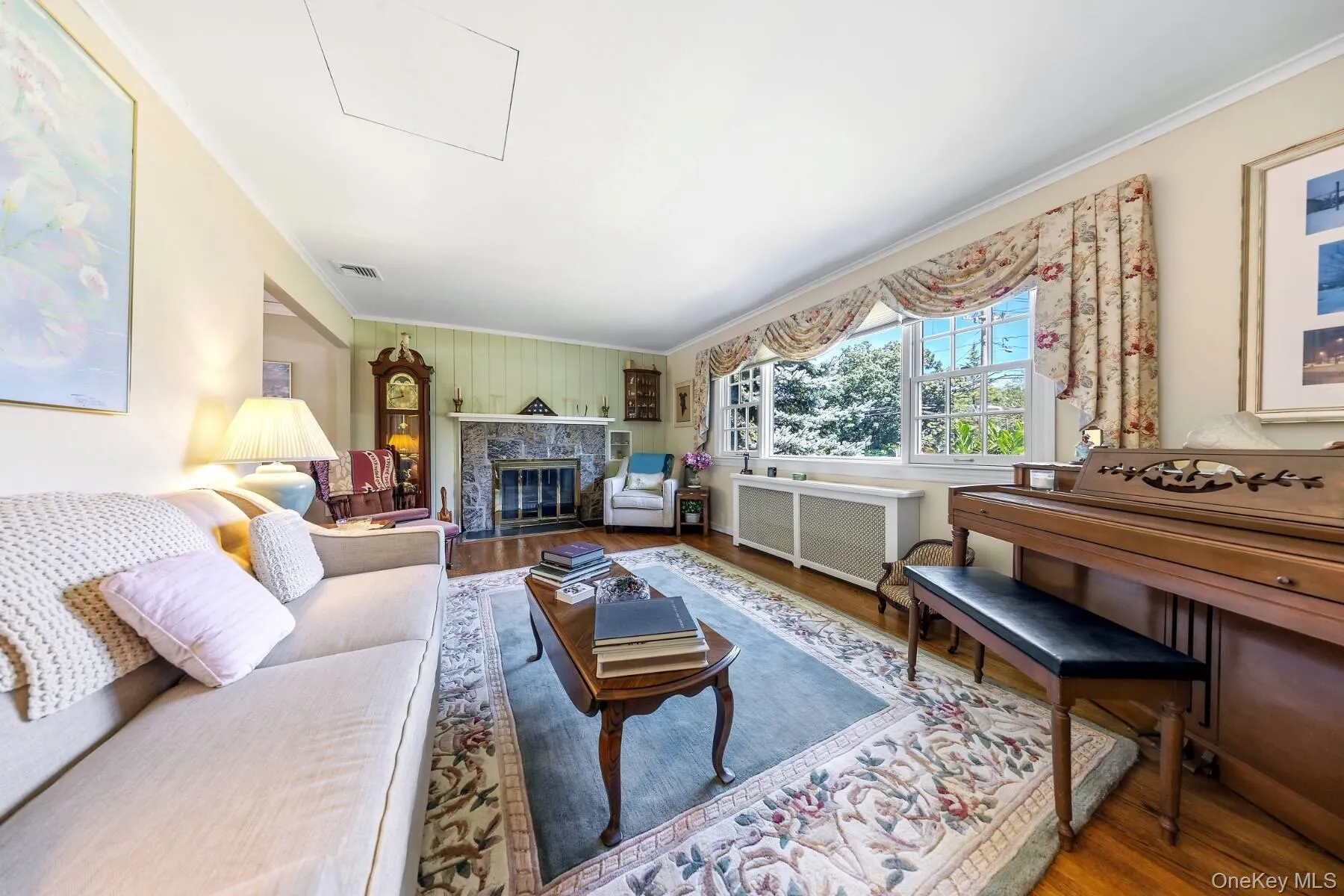 117 Montauk Highway, Southampton, New York 11977