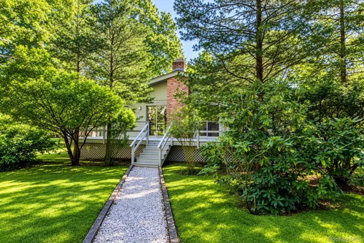 14 Settlers Landing Lane, East Hampton, New York 11937