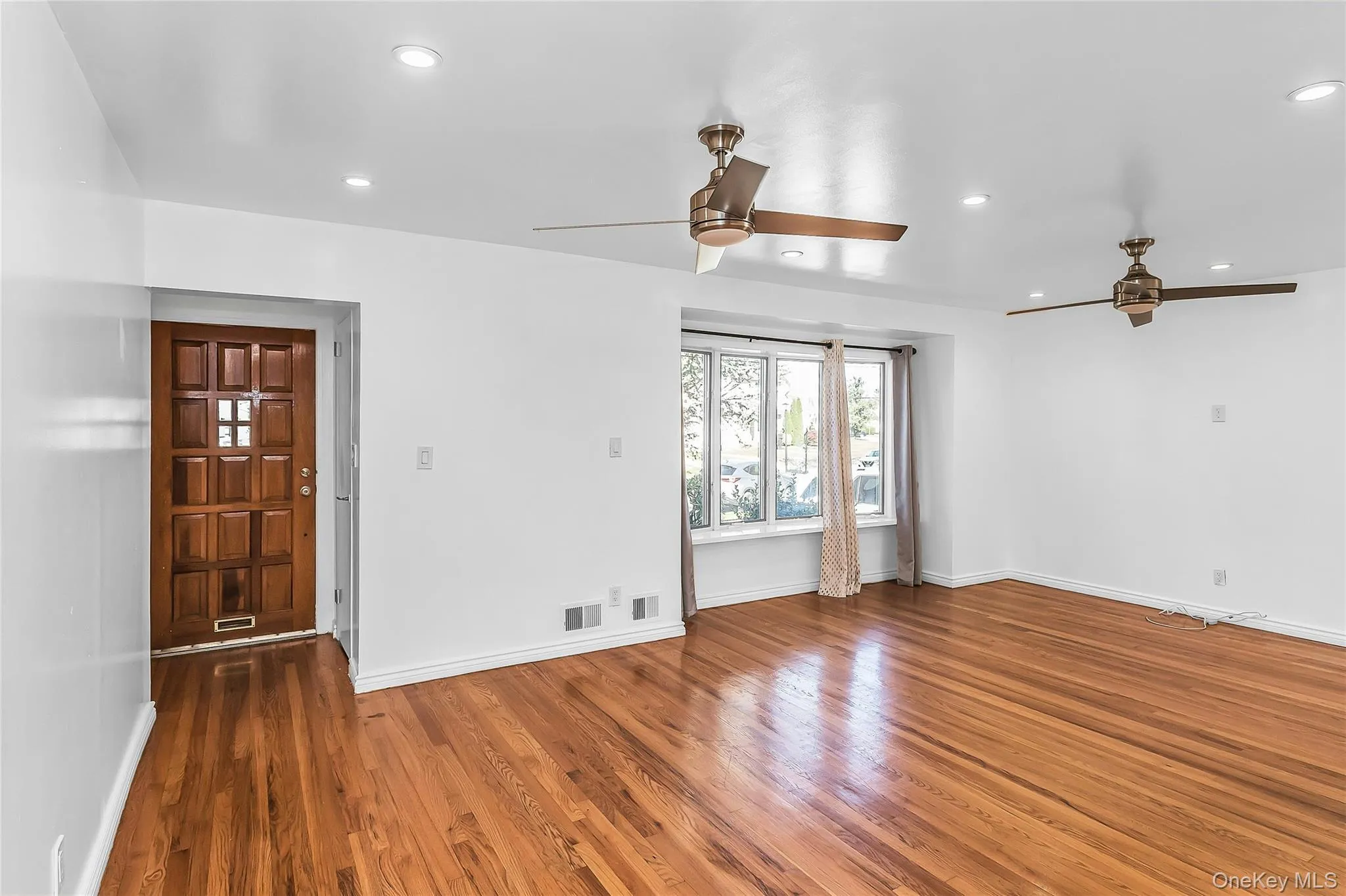 54 Camden Place, Hempstead, NY, 3 Bedrooms Bedrooms, 8 Rooms Rooms,3 BathroomsBathrooms,Residential,For Rent,Camden,0,1064025 54 Camden Place, Hempstead, NY, 3 Bedrooms Bedrooms, 8 Rooms Rooms,3 BathroomsBathrooms,Residential,For Rent,Camden,0,1064025
