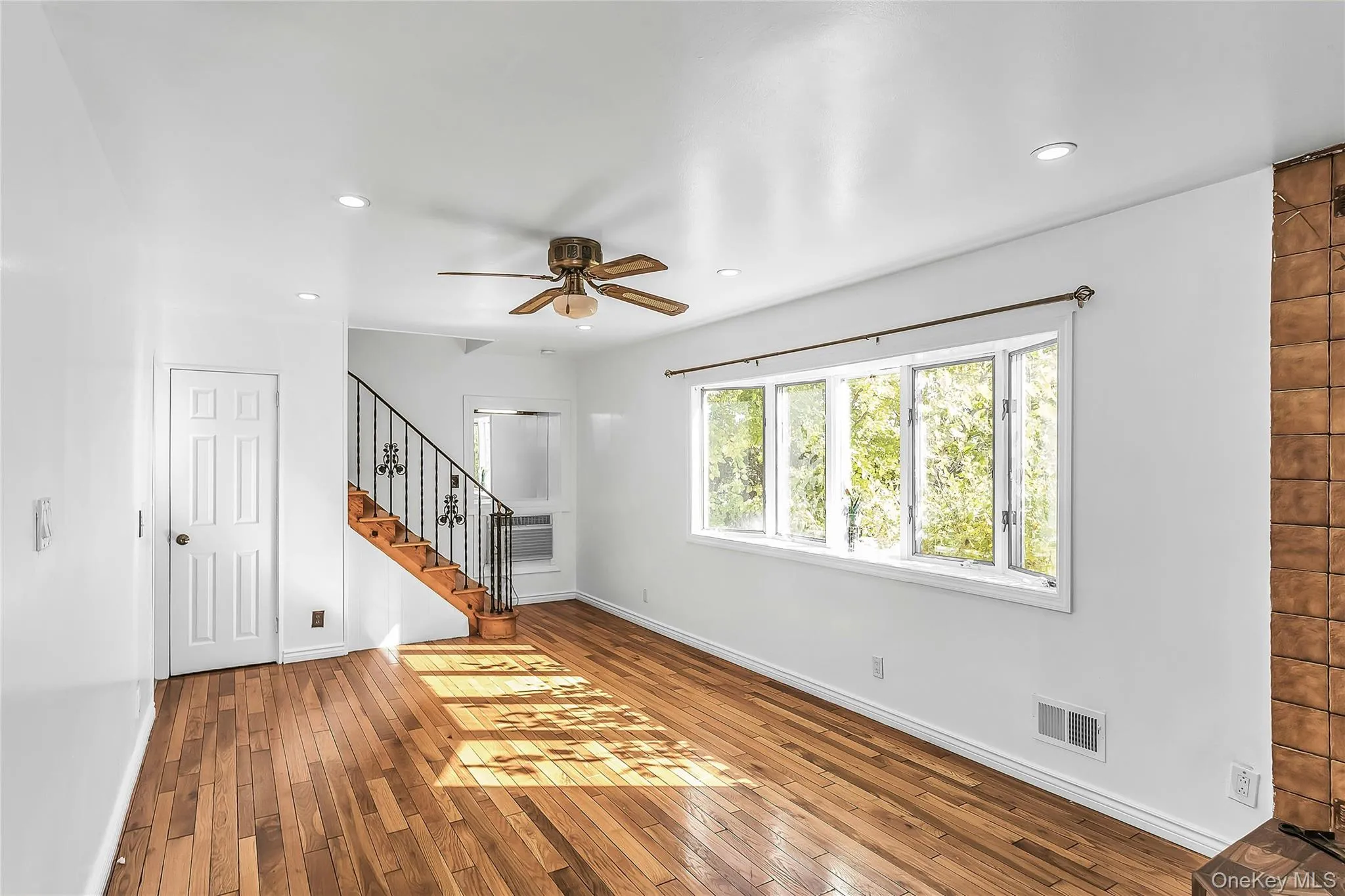 54 Camden Place, Hempstead, NY, 3 Bedrooms Bedrooms, 8 Rooms Rooms,3 BathroomsBathrooms,Residential,For Rent,Camden,0,1064025 54 Camden Place, Hempstead, NY, 3 Bedrooms Bedrooms, 8 Rooms Rooms,3 BathroomsBathrooms,Residential,For Rent,Camden,0,1064025