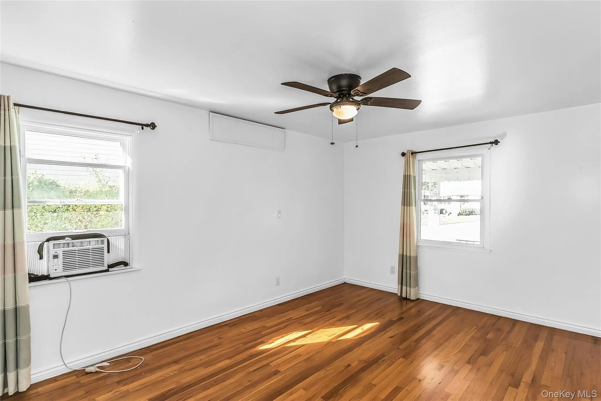 54 Camden Place, Hempstead, NY, 3 Bedrooms Bedrooms, 8 Rooms Rooms,3 BathroomsBathrooms,Residential,For Rent,Camden,0,1064025 54 Camden Place, Hempstead, NY, 3 Bedrooms Bedrooms, 8 Rooms Rooms,3 BathroomsBathrooms,Residential,For Rent,Camden,0,1064025