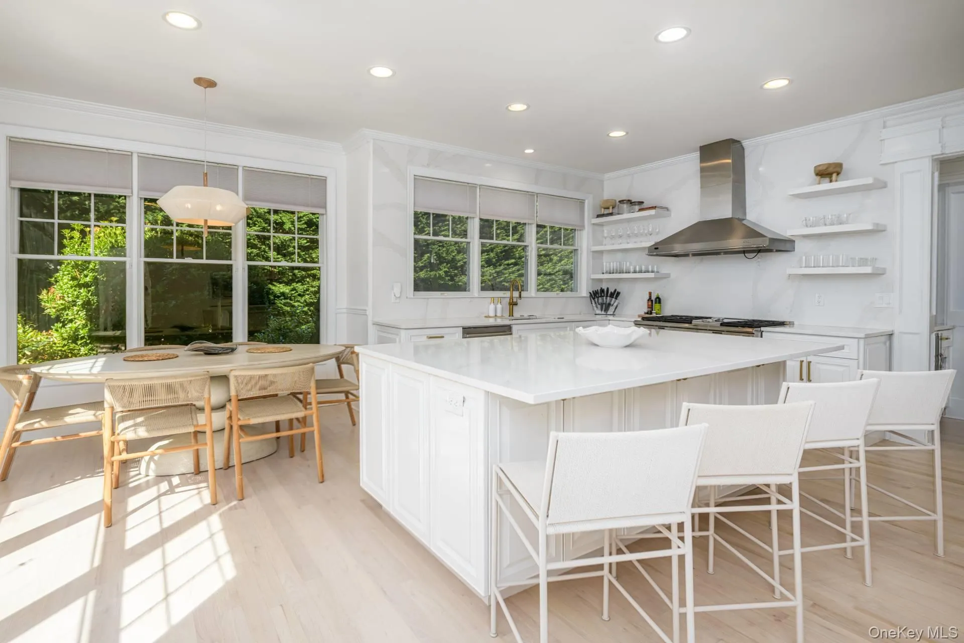 2520 Deerfield Road, Southampton, New York 11963
