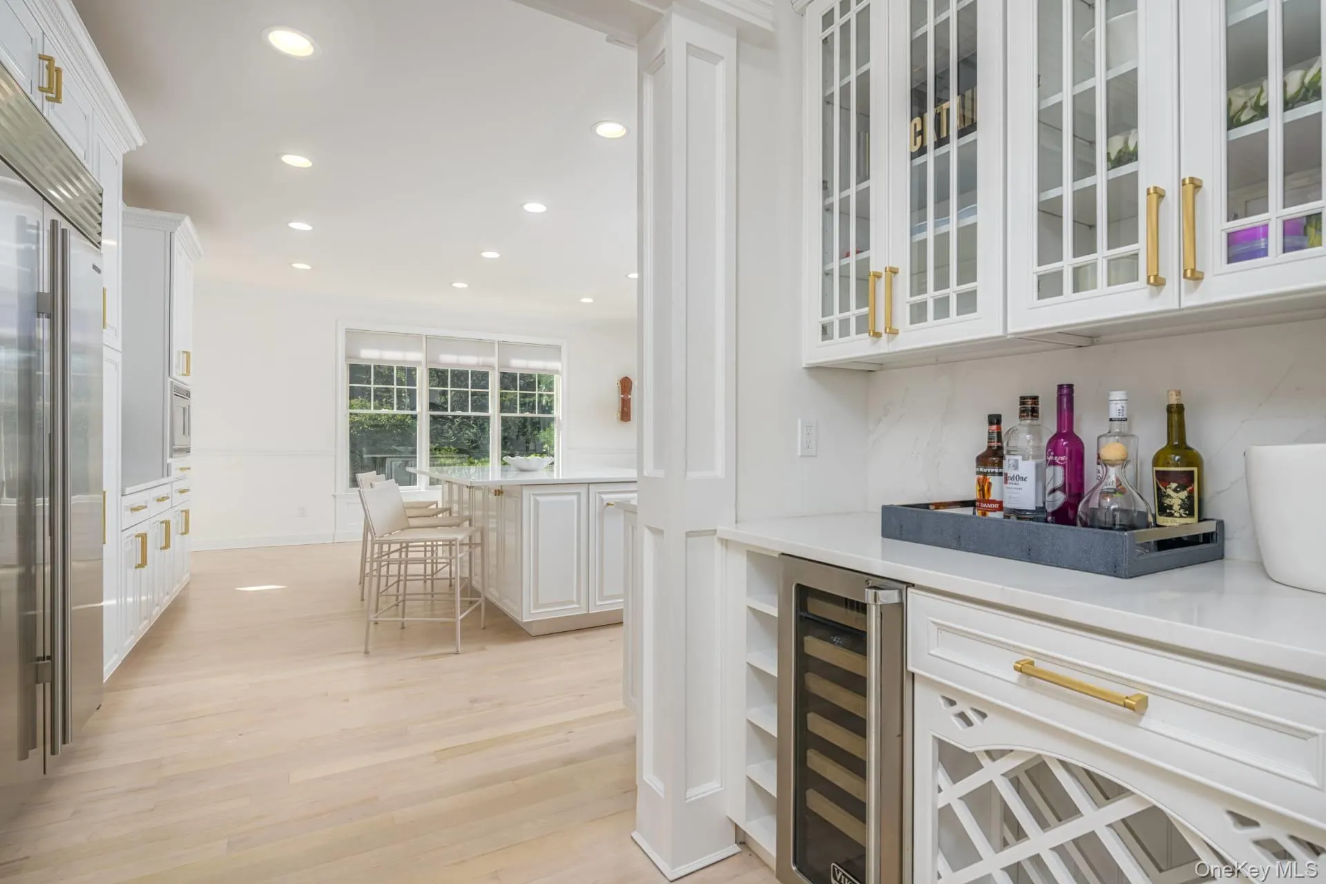 2520 Deerfield Road, Southampton, New York 11963