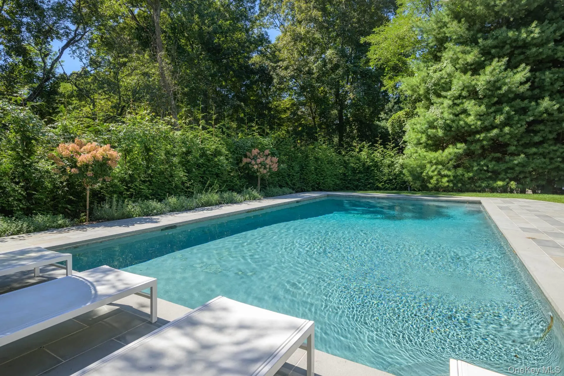 2520 Deerfield Road, Southampton, New York 11963