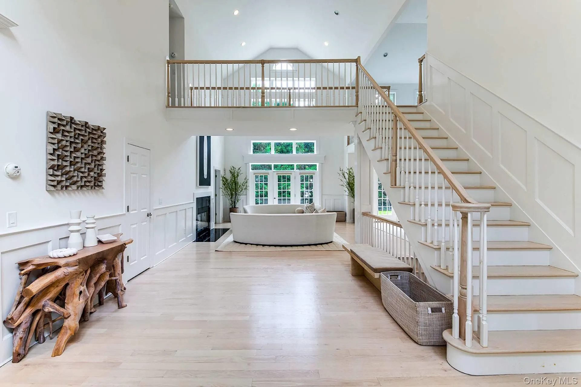 2520 Deerfield Road, Southampton, New York 11963