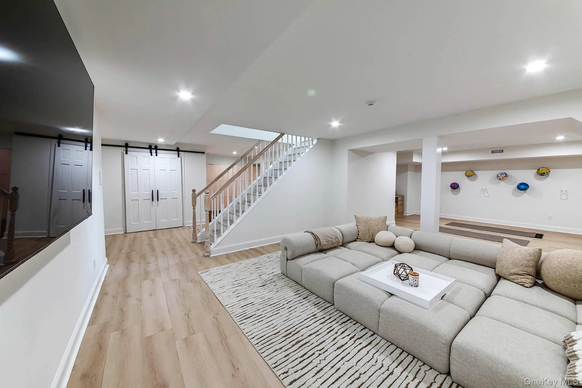 2520 Deerfield Road, Southampton, New York 11963
