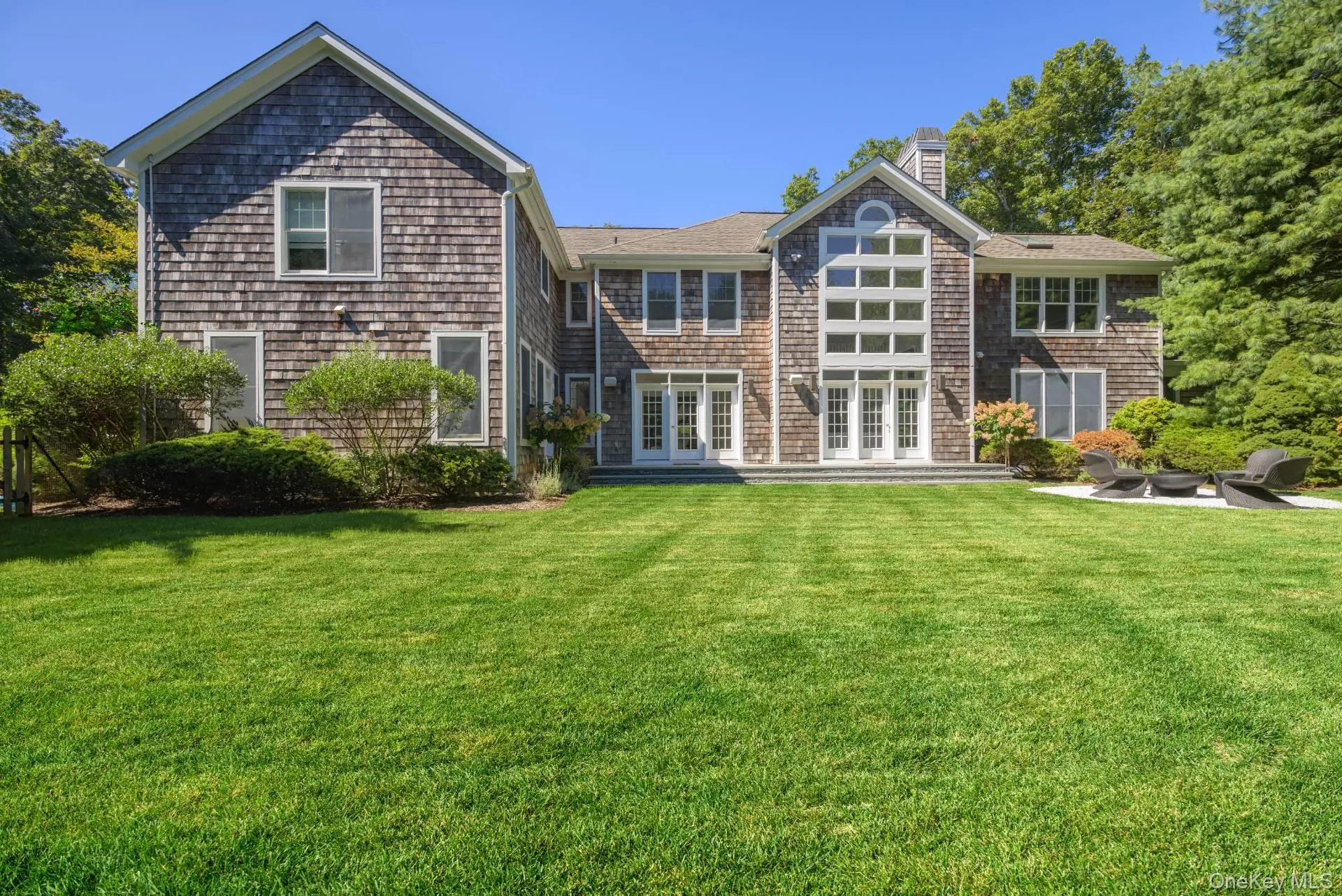 2520 Deerfield Road, Southampton, New York 11963
